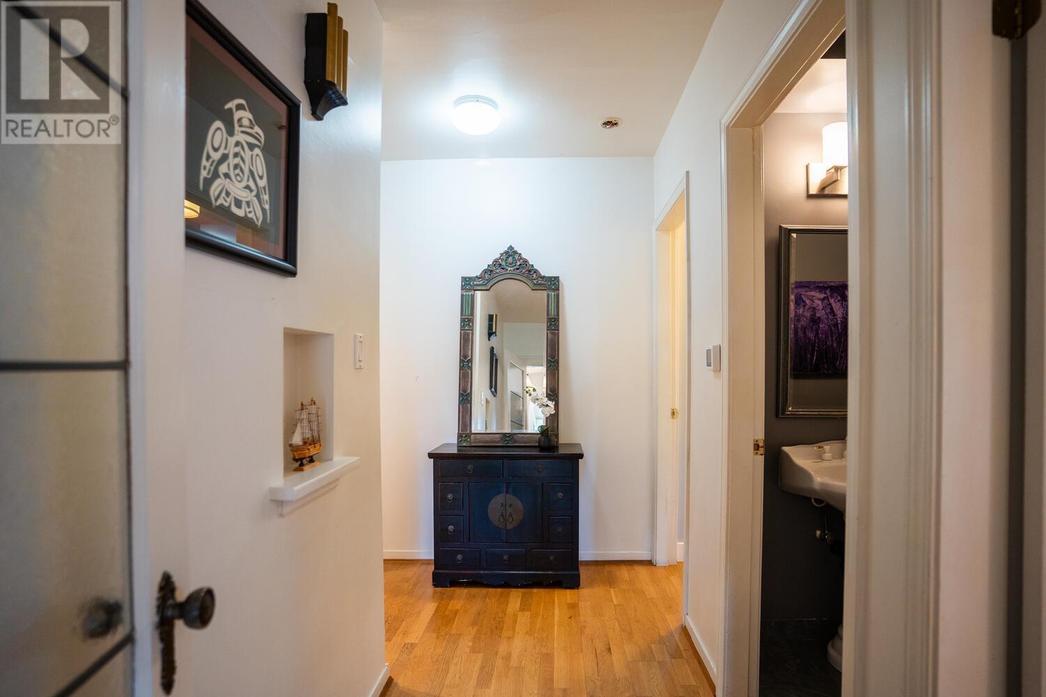 Listing Picture 13 of 36 : 3949 W 32ND AVENUE, Vancouver / 溫哥華 - 魯藝地產 Yvonne Lu Group - MLS Medallion Club Member