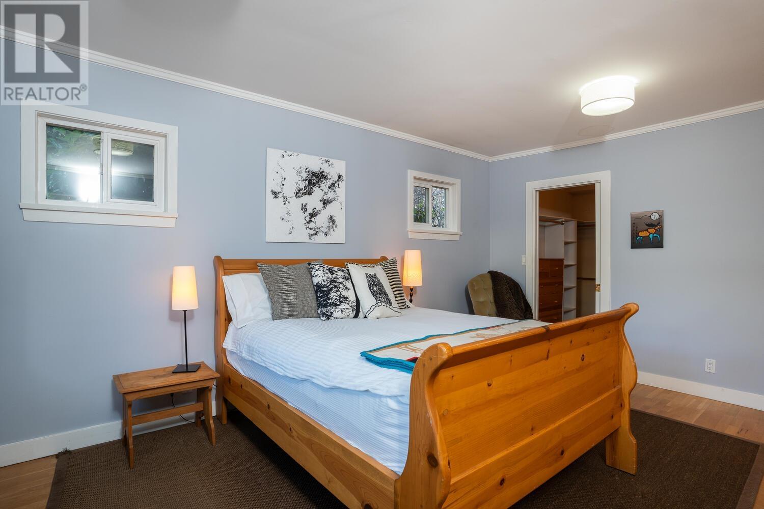 Listing Picture 16 of 36 : 3949 W 32ND AVENUE, Vancouver / 溫哥華 - 魯藝地產 Yvonne Lu Group - MLS Medallion Club Member