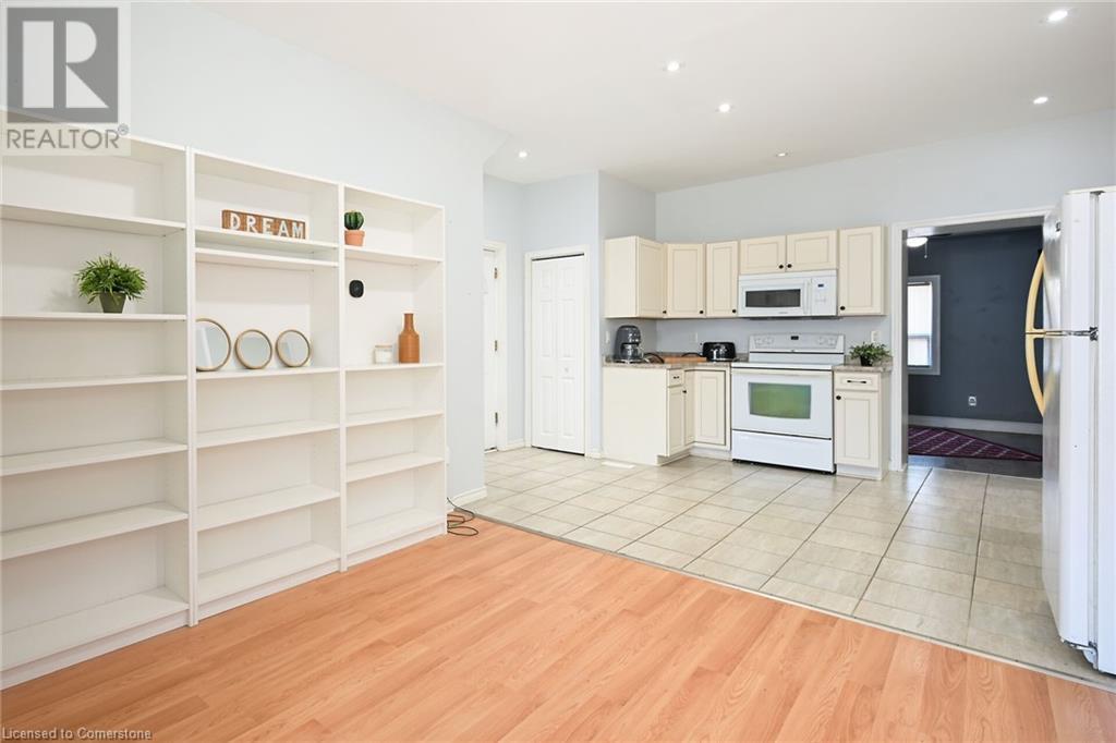 Property at 200 KENSINGTON Avenue N image 5