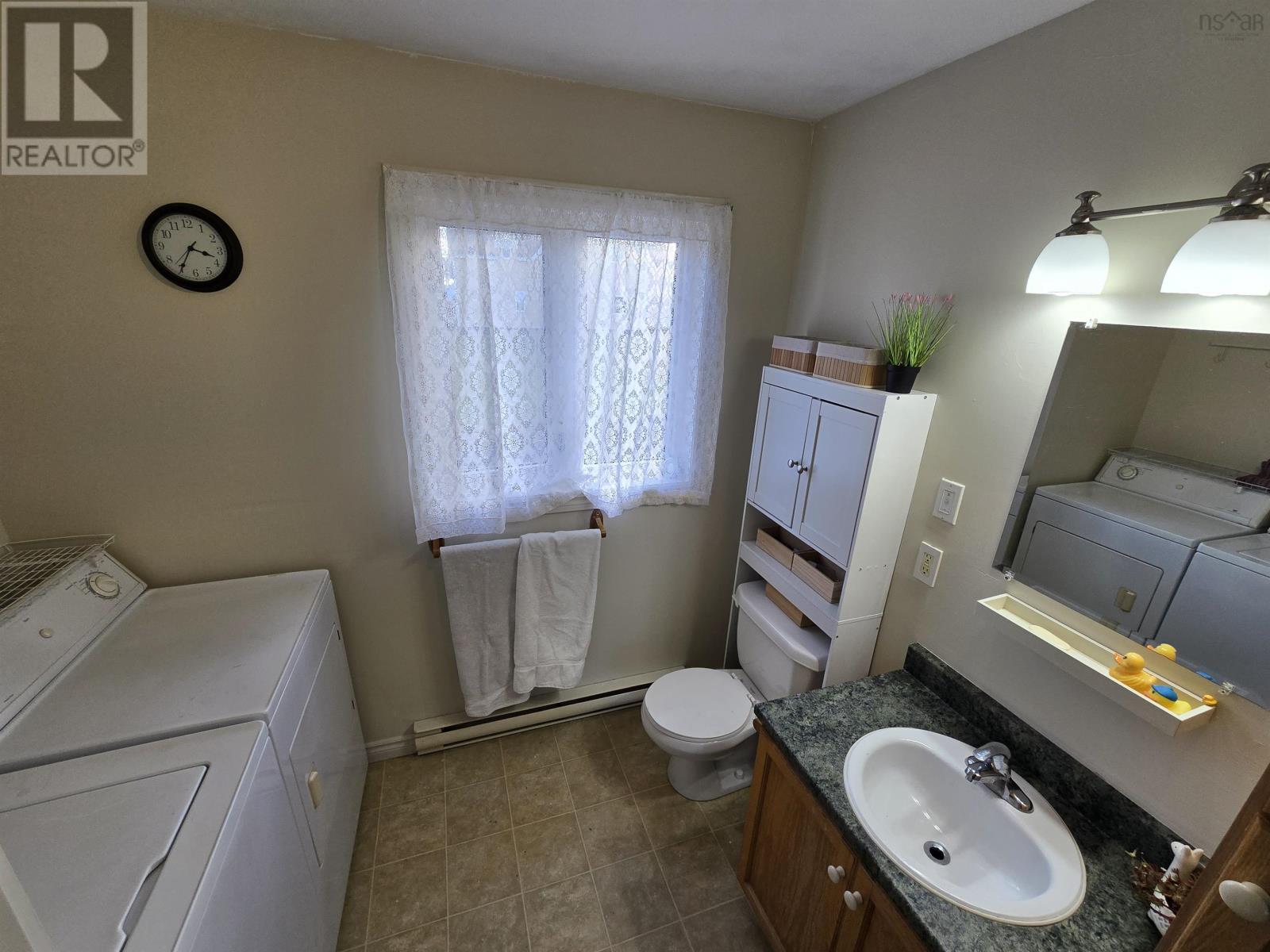 377 Pleasant Street, Yarmouth, Nova Scotia  B5A 4H5 - Photo 18 - 202501880