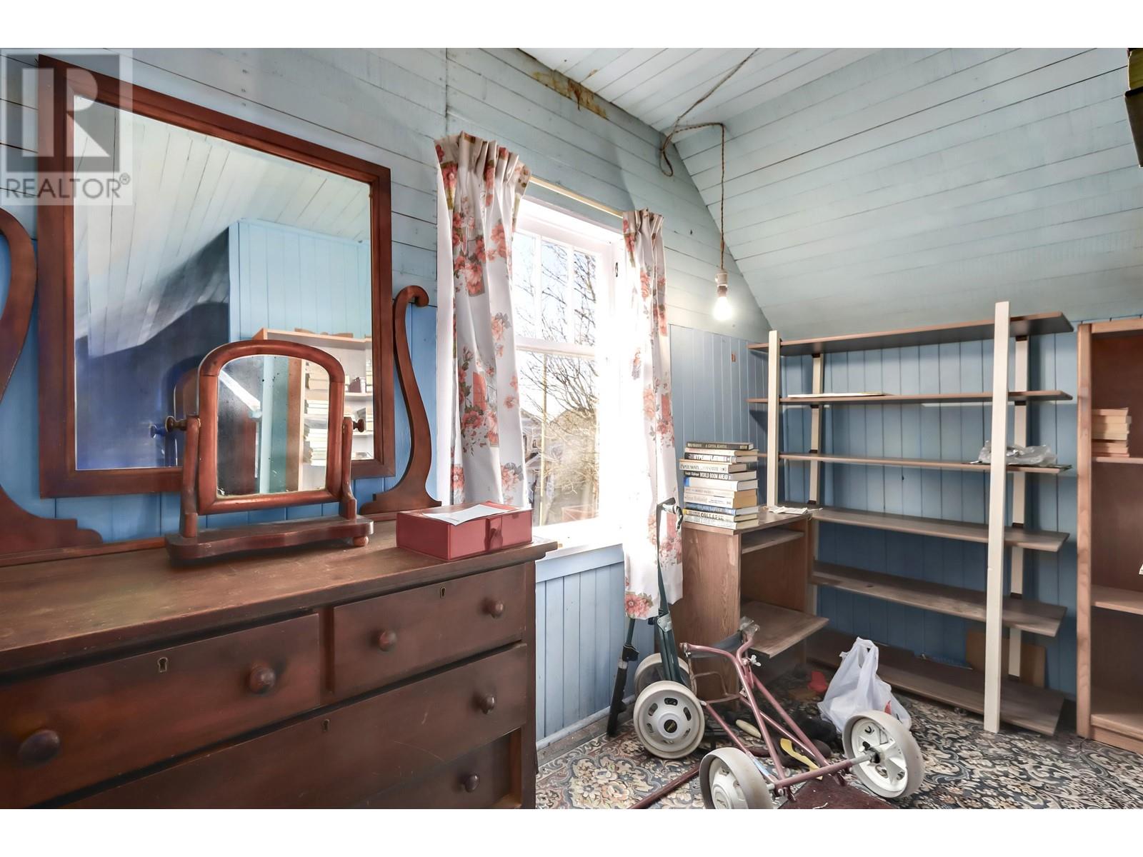 Listing Picture 14 of 20 : 165 E 45TH AVENUE, Vancouver / 溫哥華 - 魯藝地產 Yvonne Lu Group - MLS Medallion Club Member