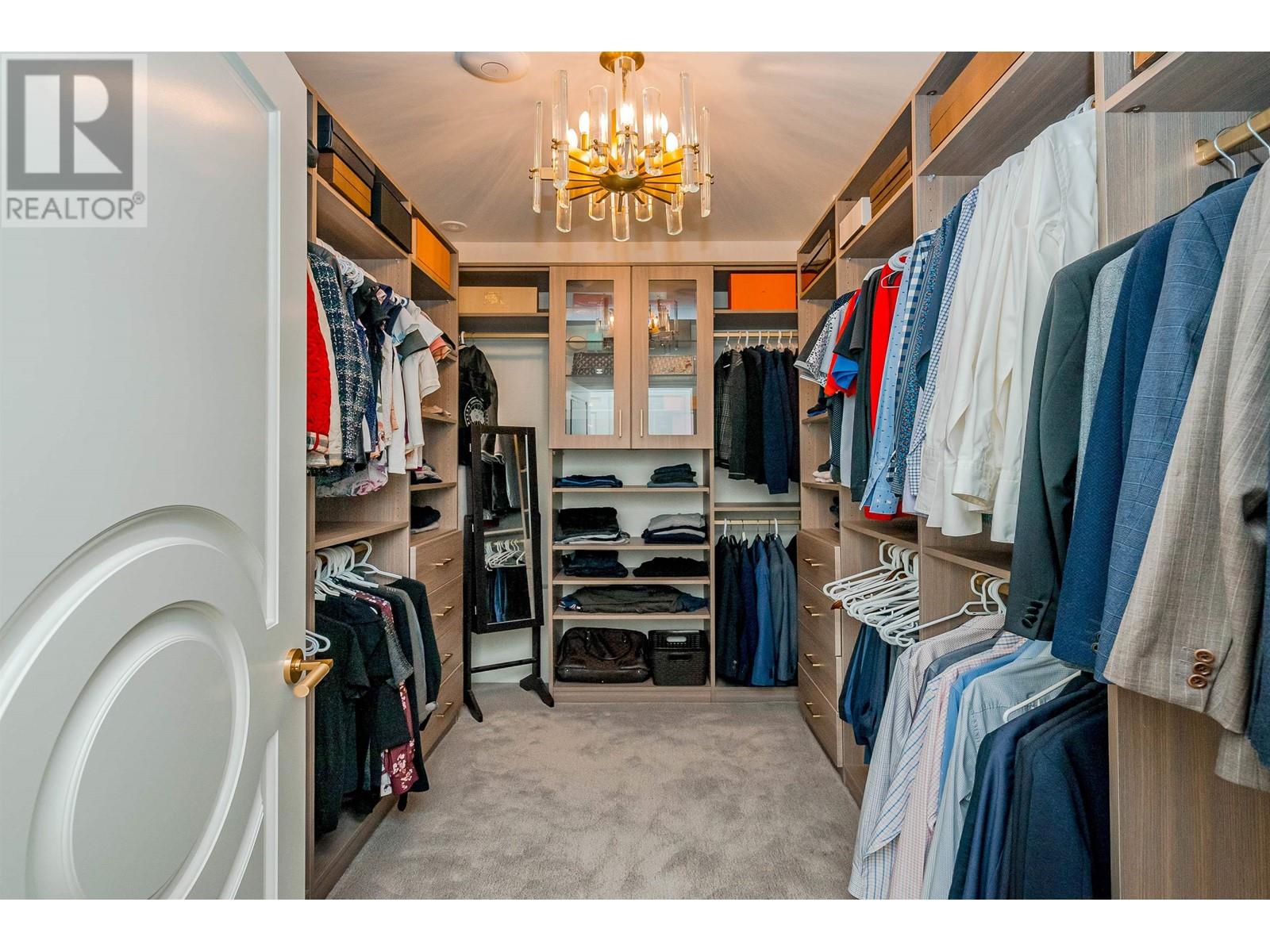 Listing Picture 23 of 33 : 3838 W 50TH AVENUE, Vancouver / 溫哥華 - 魯藝地產 Yvonne Lu Group - MLS Medallion Club Member