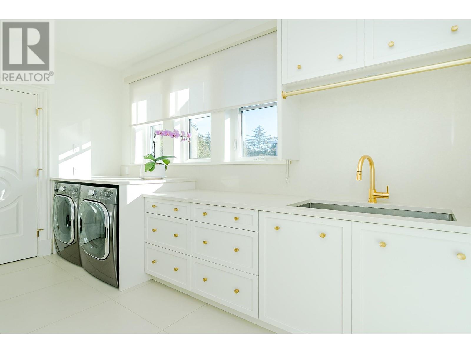 Listing Picture 17 of 33 : 3838 W 50TH AVENUE, Vancouver / 溫哥華 - 魯藝地產 Yvonne Lu Group - MLS Medallion Club Member