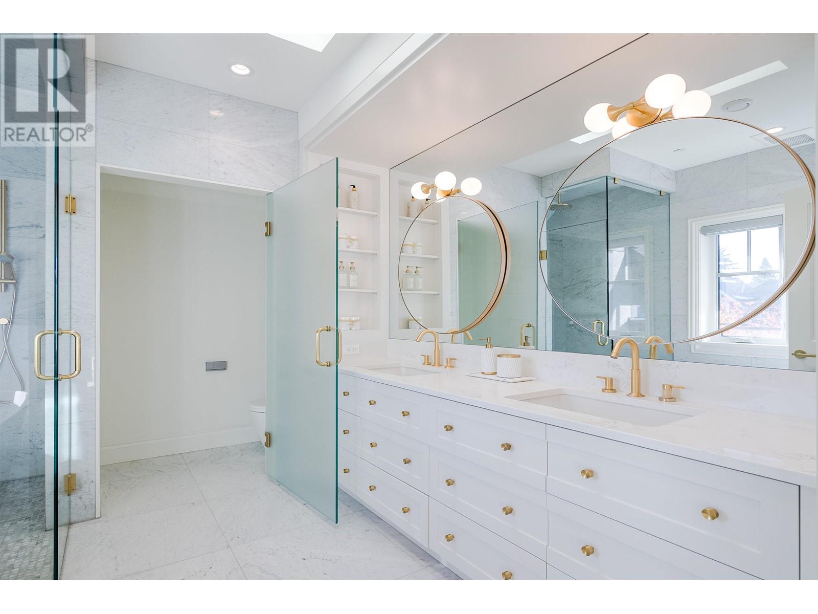 Listing Picture 20 of 33 : 3838 W 50TH AVENUE, Vancouver / 溫哥華 - 魯藝地產 Yvonne Lu Group - MLS Medallion Club Member