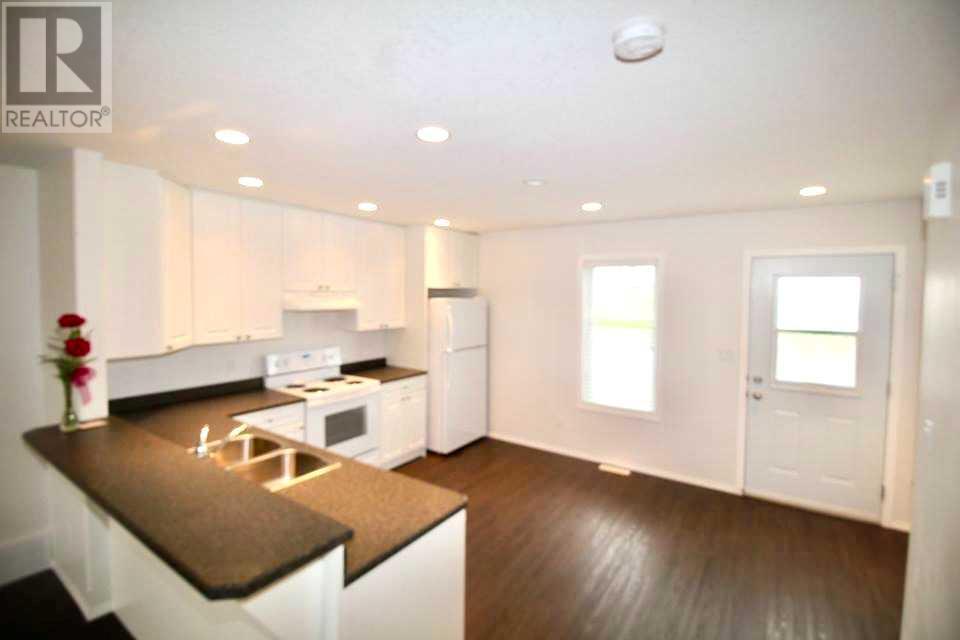 Property at 1117 30 Street image 2