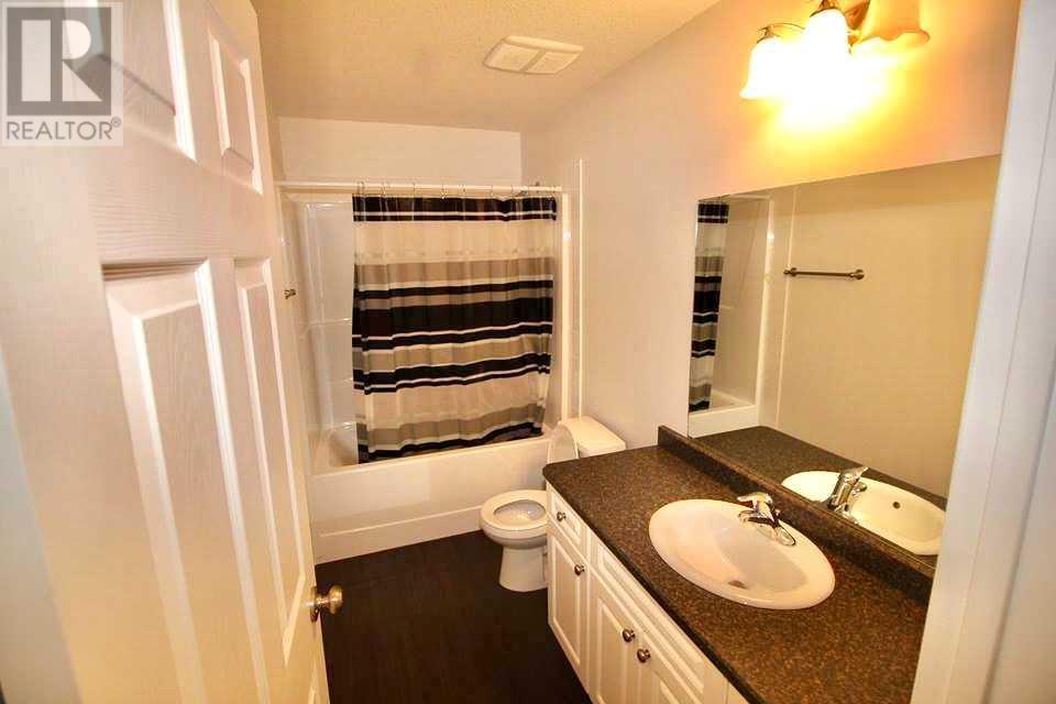 Property at 1117 30 Street image 4