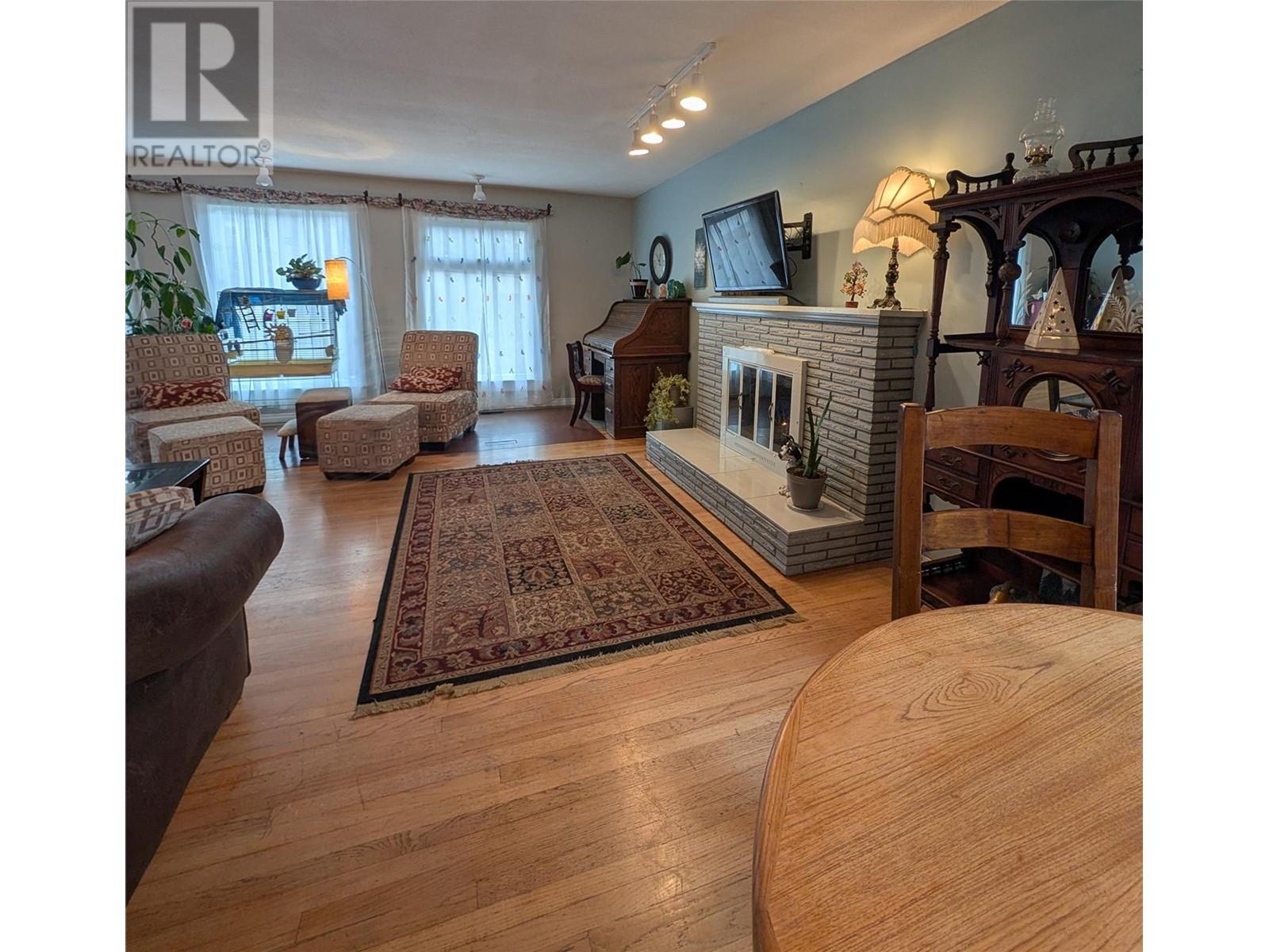 Property at 188 Walden Crescent image 5
