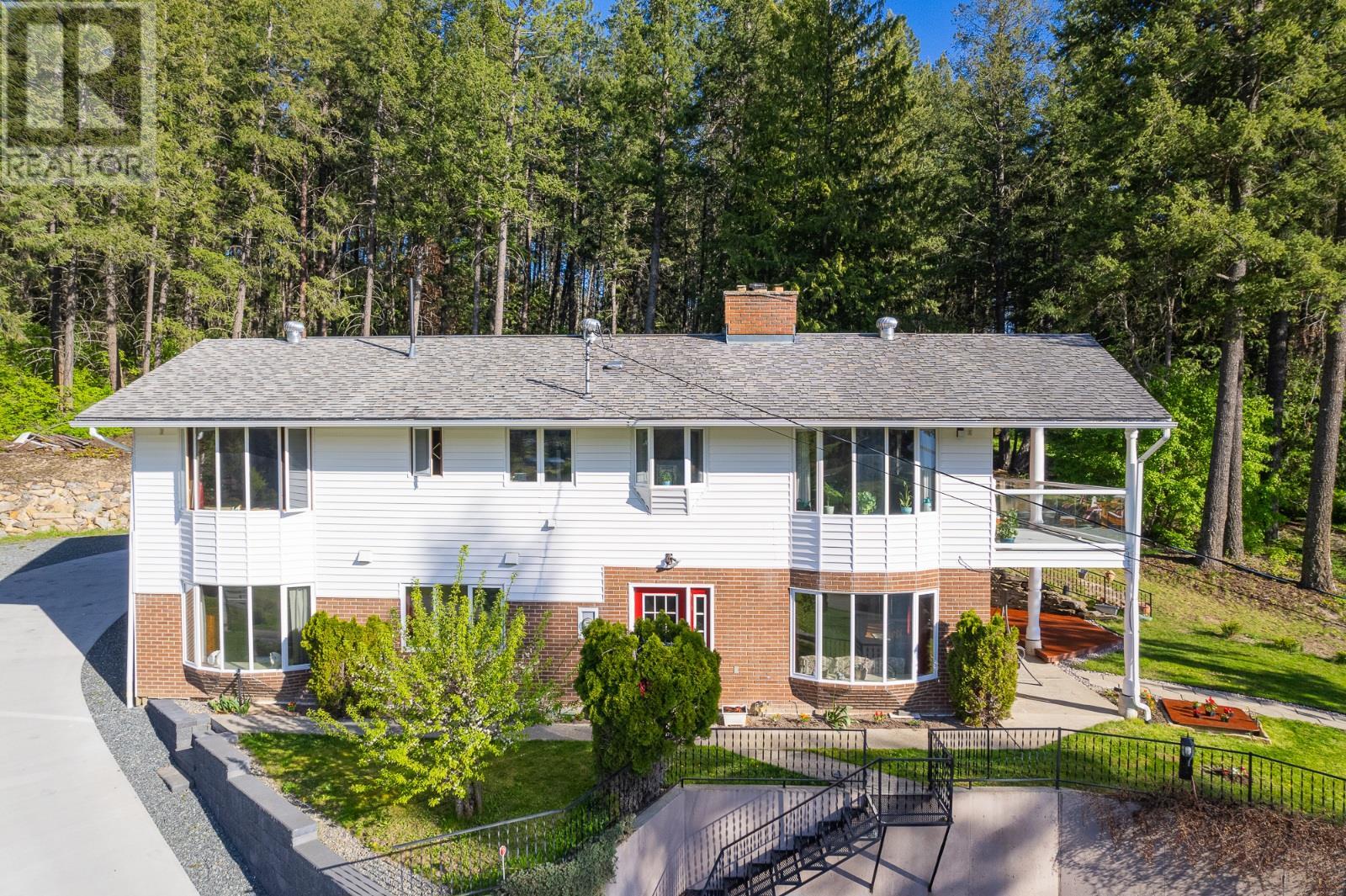 208 36 Avenue N, Erickson, British Columbia  V0B 1G1 - Photo 2 - 10333611