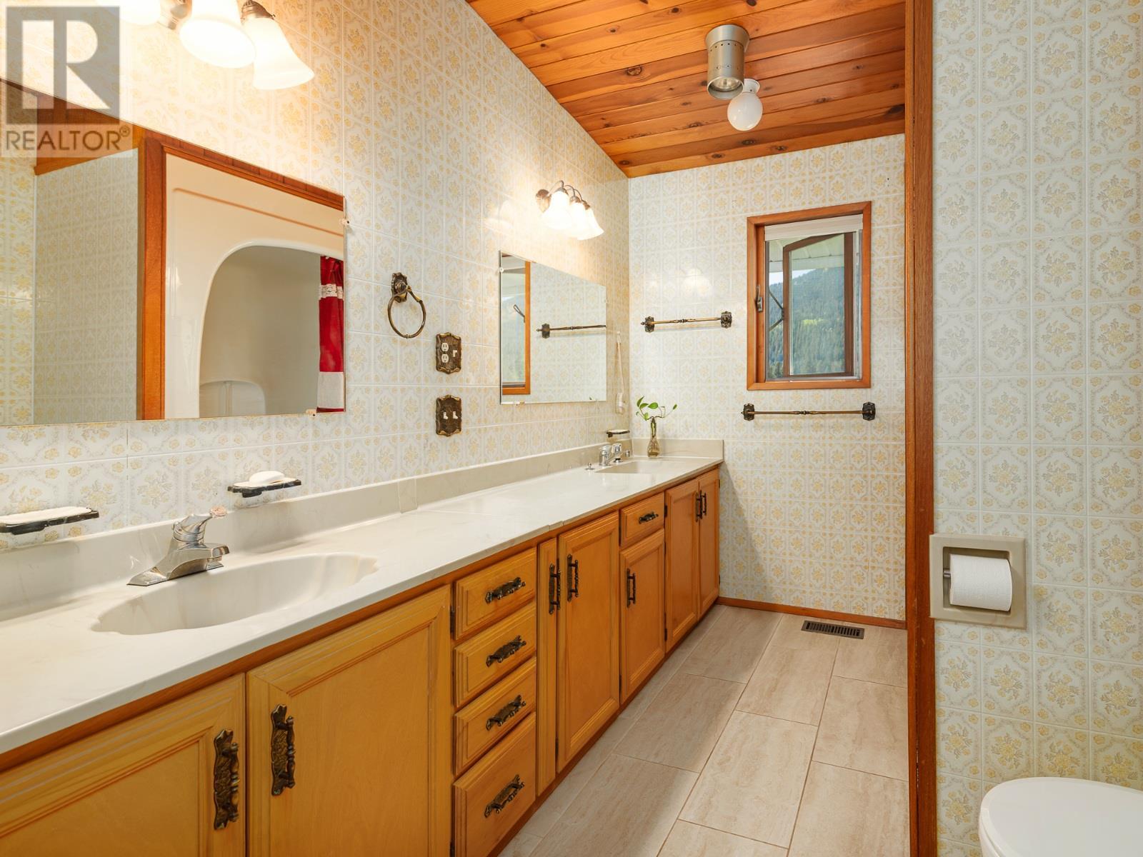 208 36 Avenue N, Erickson, British Columbia  V0B 1G1 - Photo 13 - 10333611