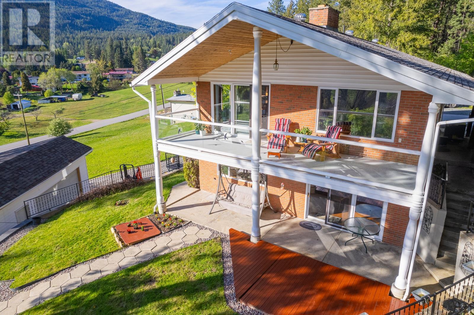 208 36 Avenue N, Erickson, British Columbia  V0B 1G1 - Photo 3 - 10333611