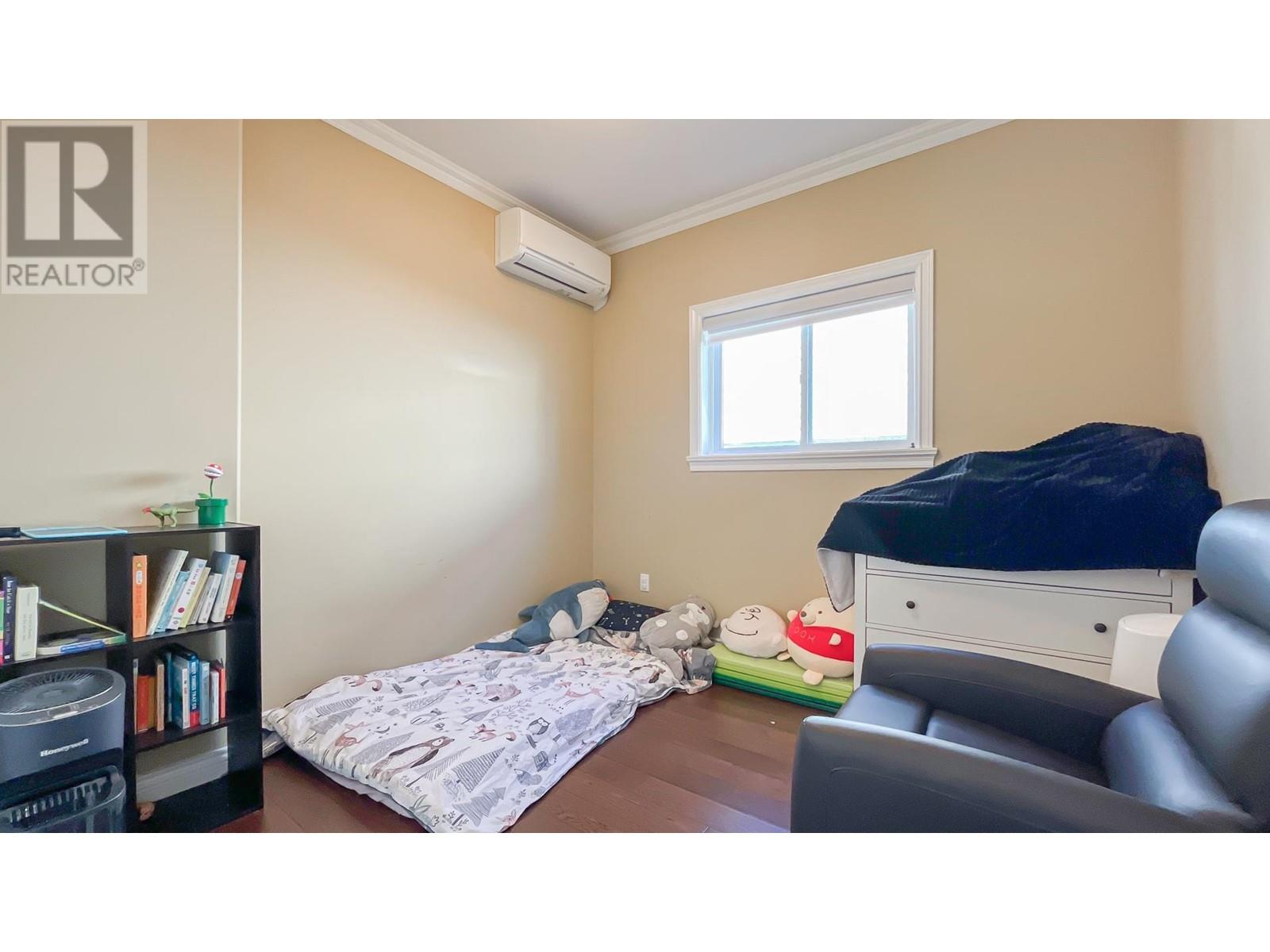 Listing Picture 20 of 40 : 2211 E 43RD AVENUE, Vancouver / 溫哥華 - 魯藝地產 Yvonne Lu Group - MLS Medallion Club Member