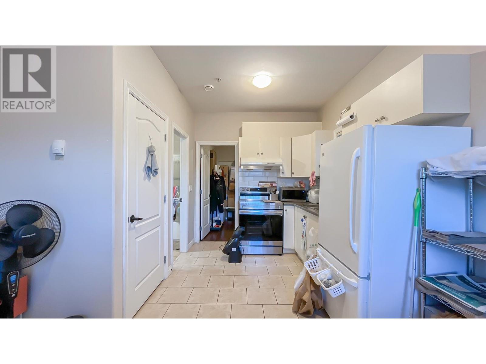 Listing Picture 26 of 40 : 2211 E 43RD AVENUE, Vancouver / 溫哥華 - 魯藝地產 Yvonne Lu Group - MLS Medallion Club Member