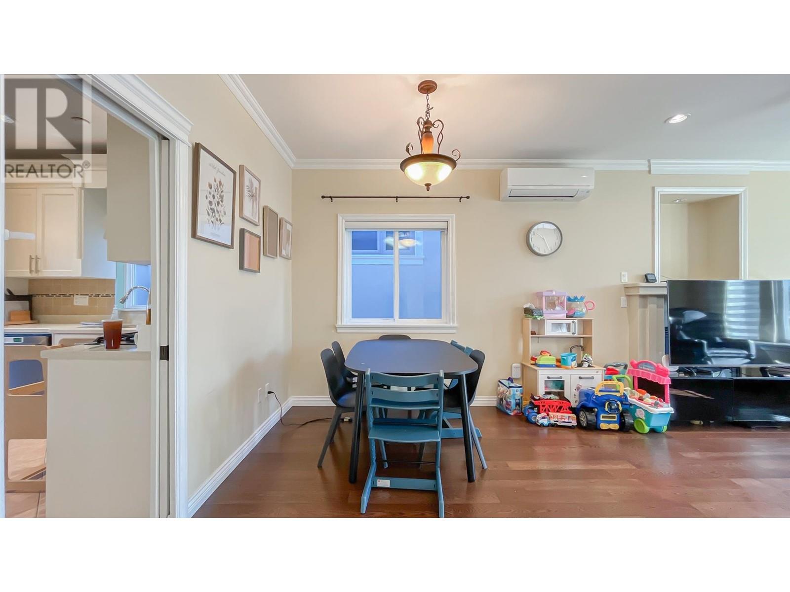 Listing Picture 8 of 40 : 2211 E 43RD AVENUE, Vancouver / 溫哥華 - 魯藝地產 Yvonne Lu Group - MLS Medallion Club Member