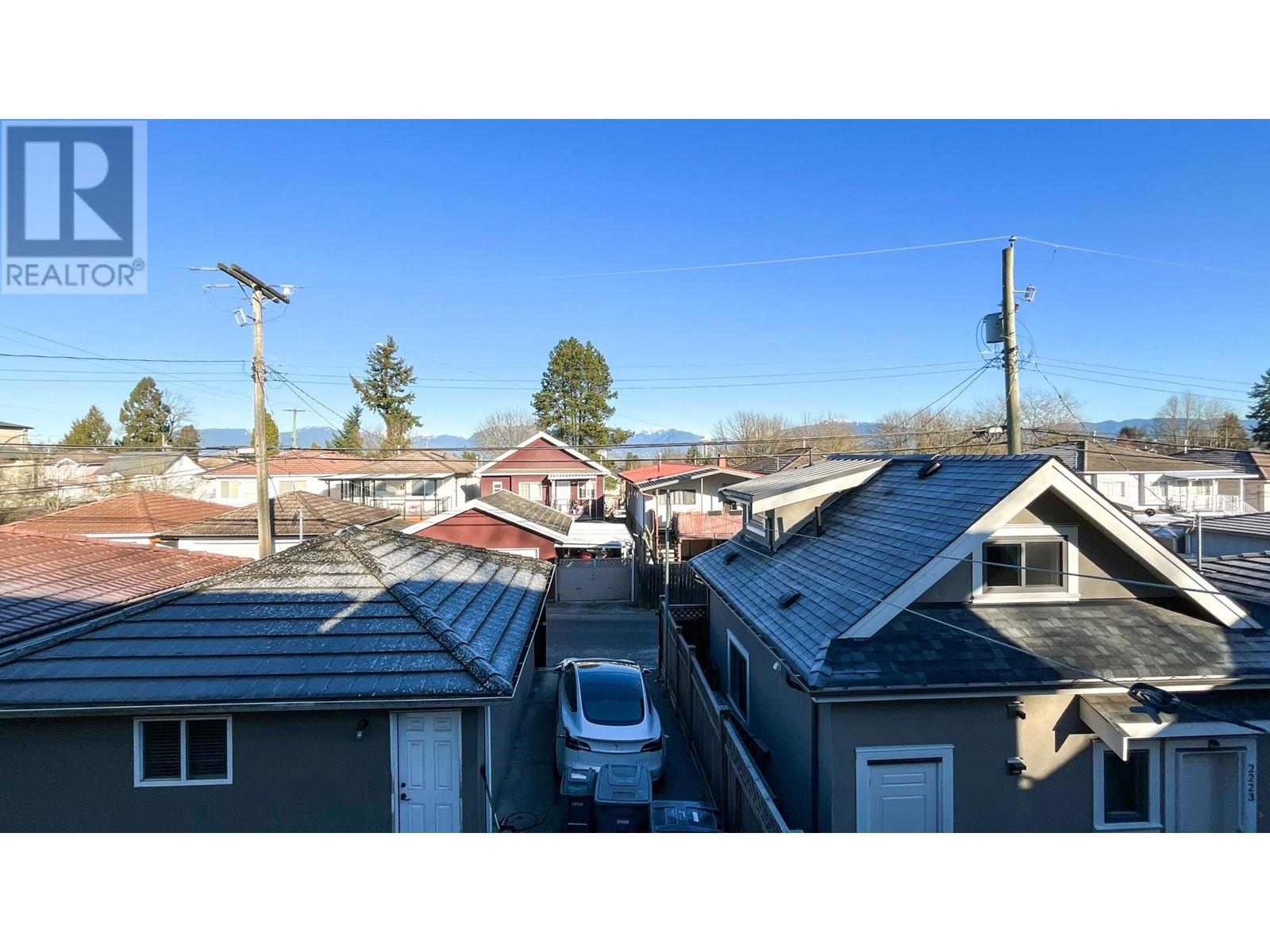 Listing Picture 32 of 40 : 2211 E 43RD AVENUE, Vancouver / 溫哥華 - 魯藝地產 Yvonne Lu Group - MLS Medallion Club Member