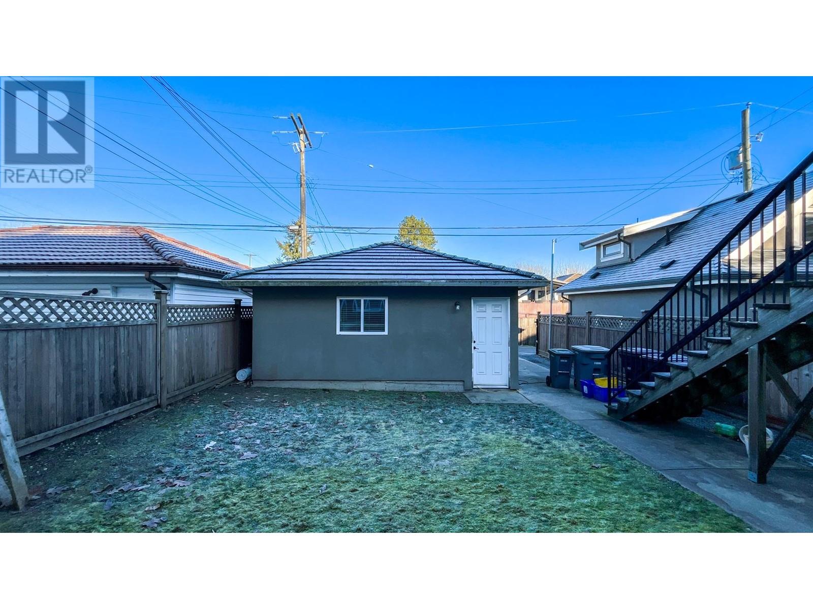 Listing Picture 35 of 40 : 2211 E 43RD AVENUE, Vancouver / 溫哥華 - 魯藝地產 Yvonne Lu Group - MLS Medallion Club Member