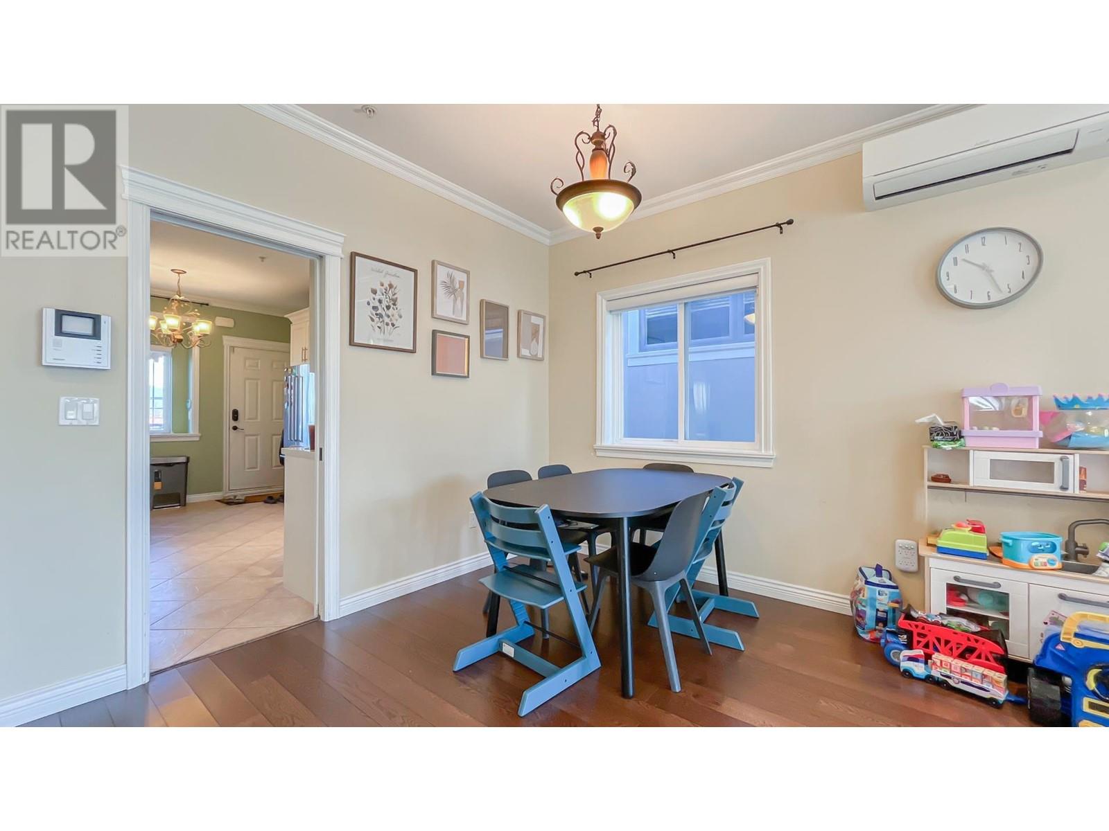 Listing Picture 10 of 40 : 2211 E 43RD AVENUE, Vancouver / 溫哥華 - 魯藝地產 Yvonne Lu Group - MLS Medallion Club Member