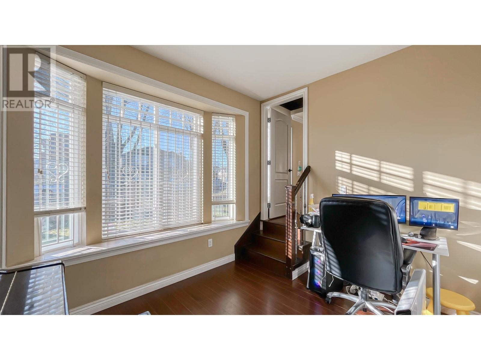 Listing Picture 15 of 40 : 2211 E 43RD AVENUE, Vancouver / 溫哥華 - 魯藝地產 Yvonne Lu Group - MLS Medallion Club Member