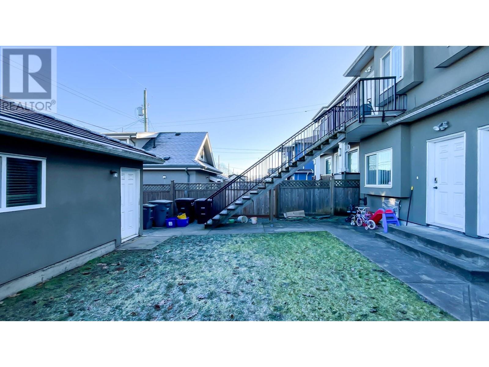 Listing Picture 36 of 40 : 2211 E 43RD AVENUE, Vancouver / 溫哥華 - 魯藝地產 Yvonne Lu Group - MLS Medallion Club Member