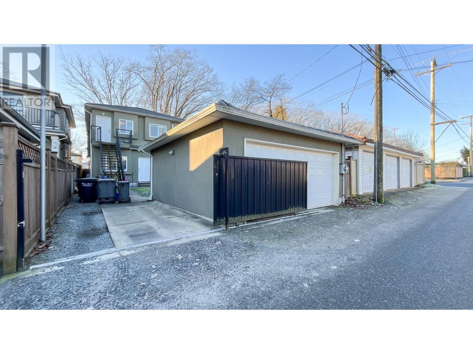 Listing Picture 39 of 40 : 2211 E 43RD AVENUE, Vancouver / 溫哥華 - 魯藝地產 Yvonne Lu Group - MLS Medallion Club Member