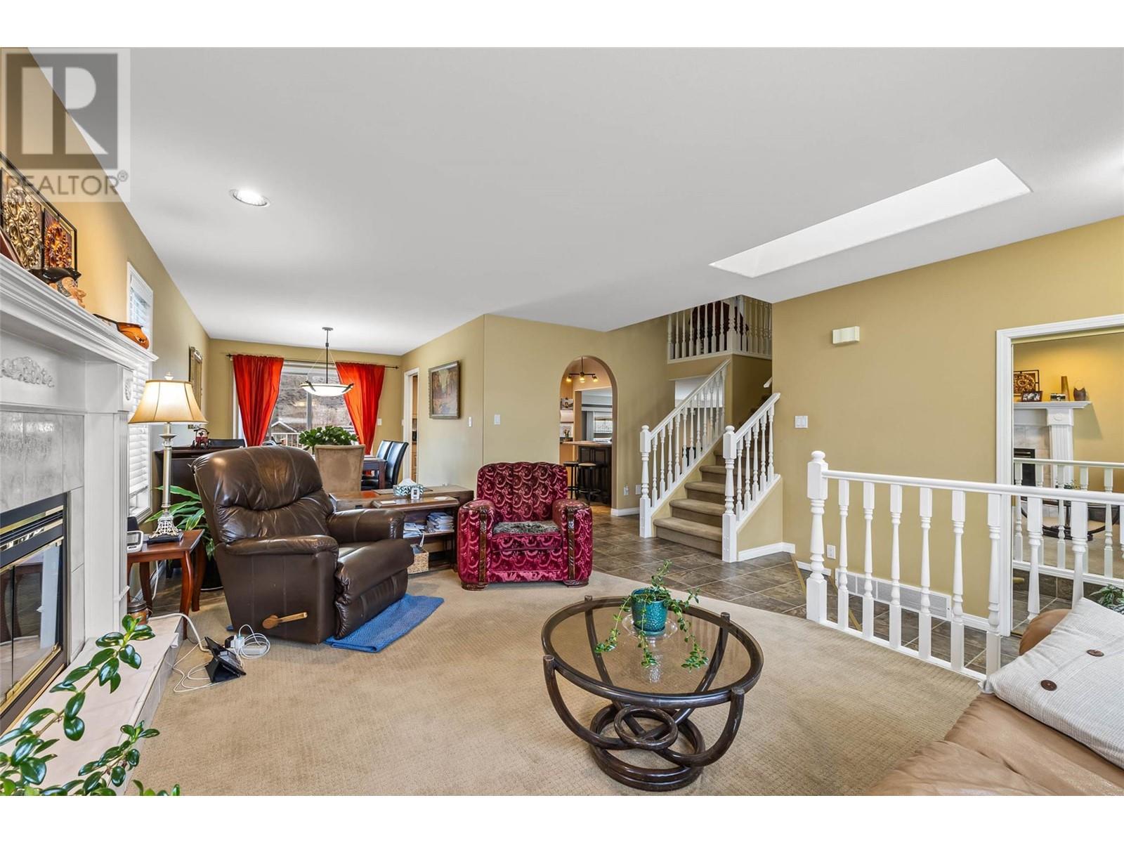 Property at 1095 Lincoln Court image 5