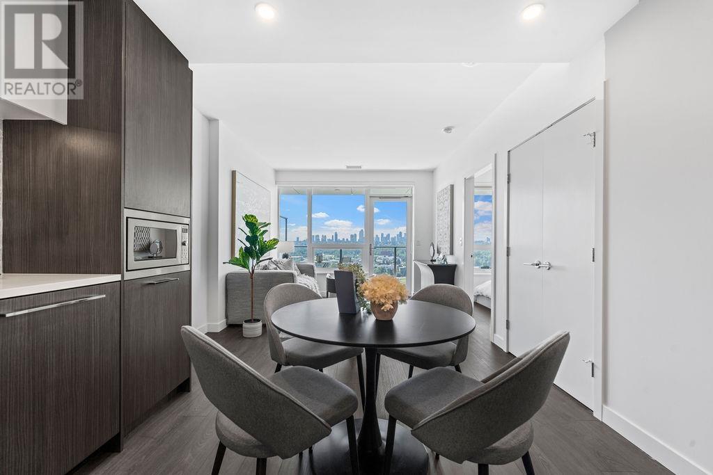 Listing Picture 10 of 33 : 2505 2425 ALPHA AVENUE, Burnaby / 本拿比 - 魯藝地產 Yvonne Lu Group - MLS Medallion Club Member