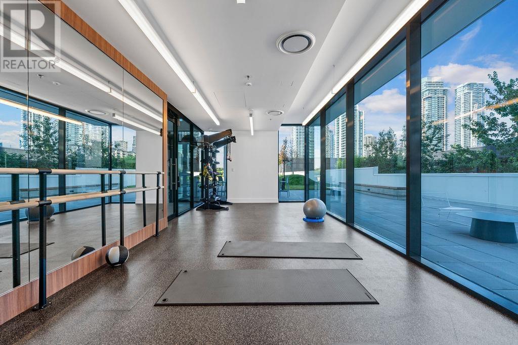 Listing Picture 31 of 33 : 2505 2425 ALPHA AVENUE, Burnaby / 本拿比 - 魯藝地產 Yvonne Lu Group - MLS Medallion Club Member