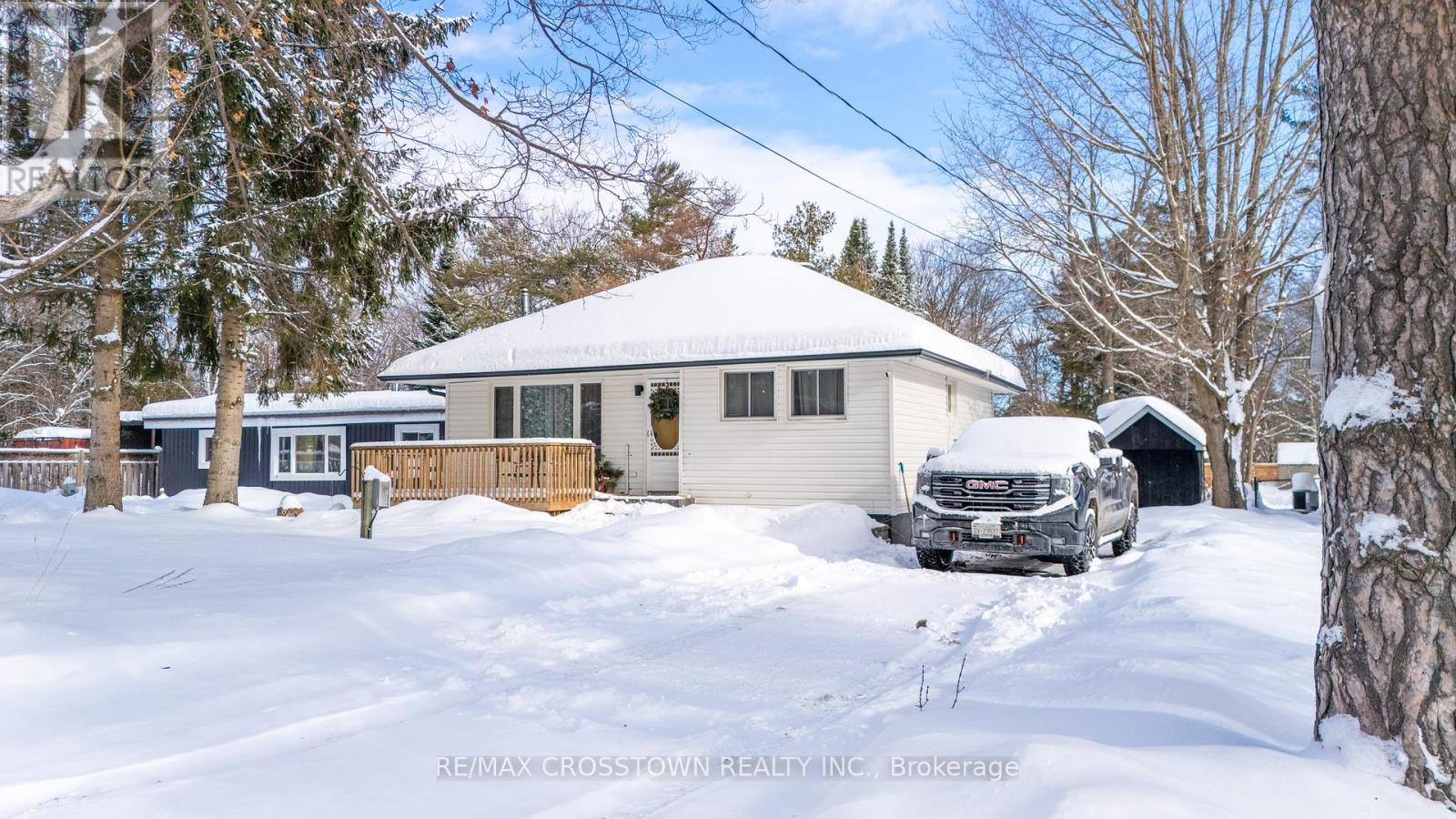 47 Lakeshore Road W, Oro-Medonte, Ontario  L0L 2E0 - Photo 1 - S10424630
