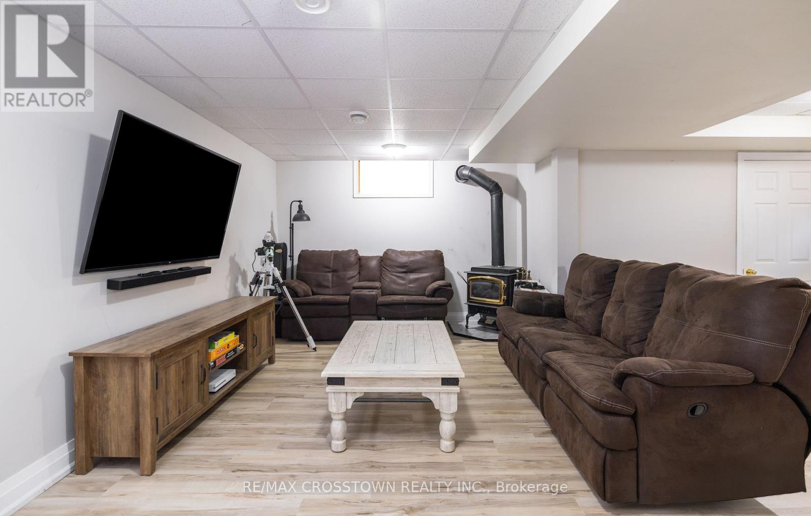 47 Lakeshore Road W, Oro-Medonte, Ontario  L0L 2E0 - Photo 17 - S10424630