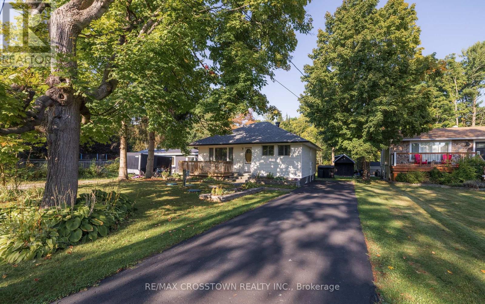 47 Lakeshore Road W, Oro-Medonte, Ontario  L0L 2E0 - Photo 3 - S10424630