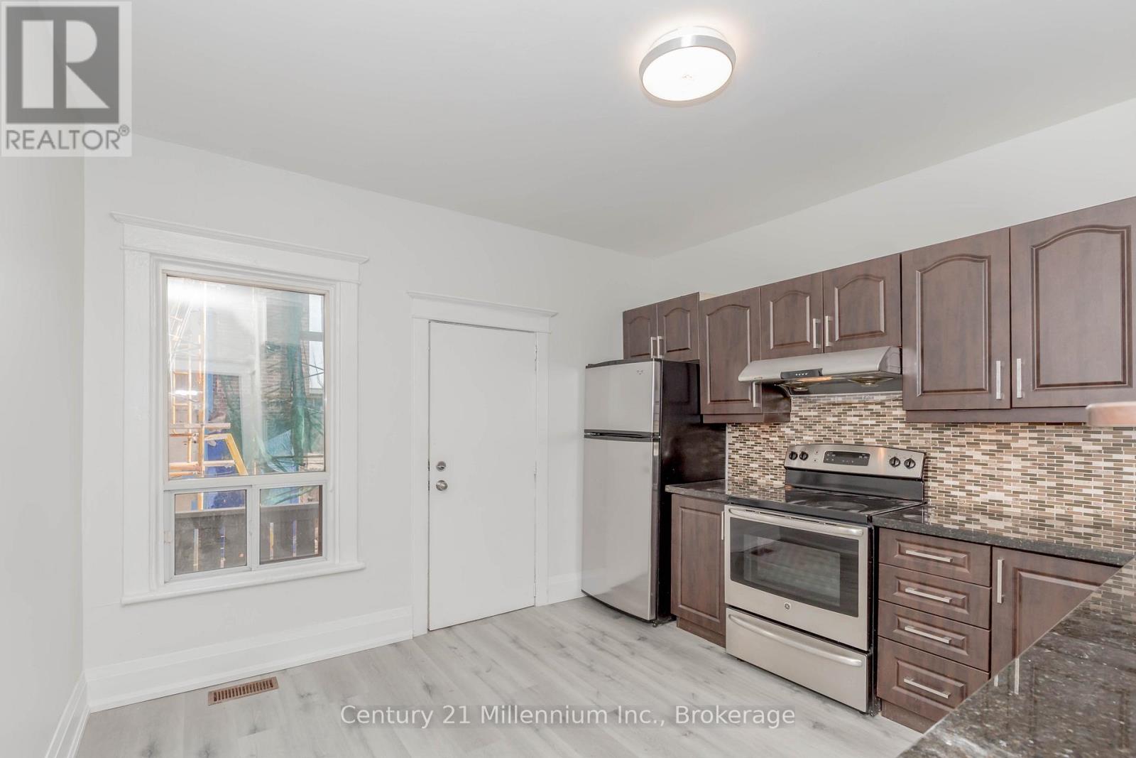 69 Laing Street, Toronto (Greenwood-Coxwell), Ontario  M4L 2N4 - Photo 11 - E11924721