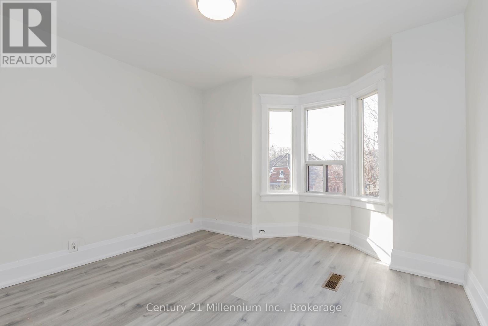 69 Laing Street, Toronto (Greenwood-Coxwell), Ontario  M4L 2N4 - Photo 15 - E11924721