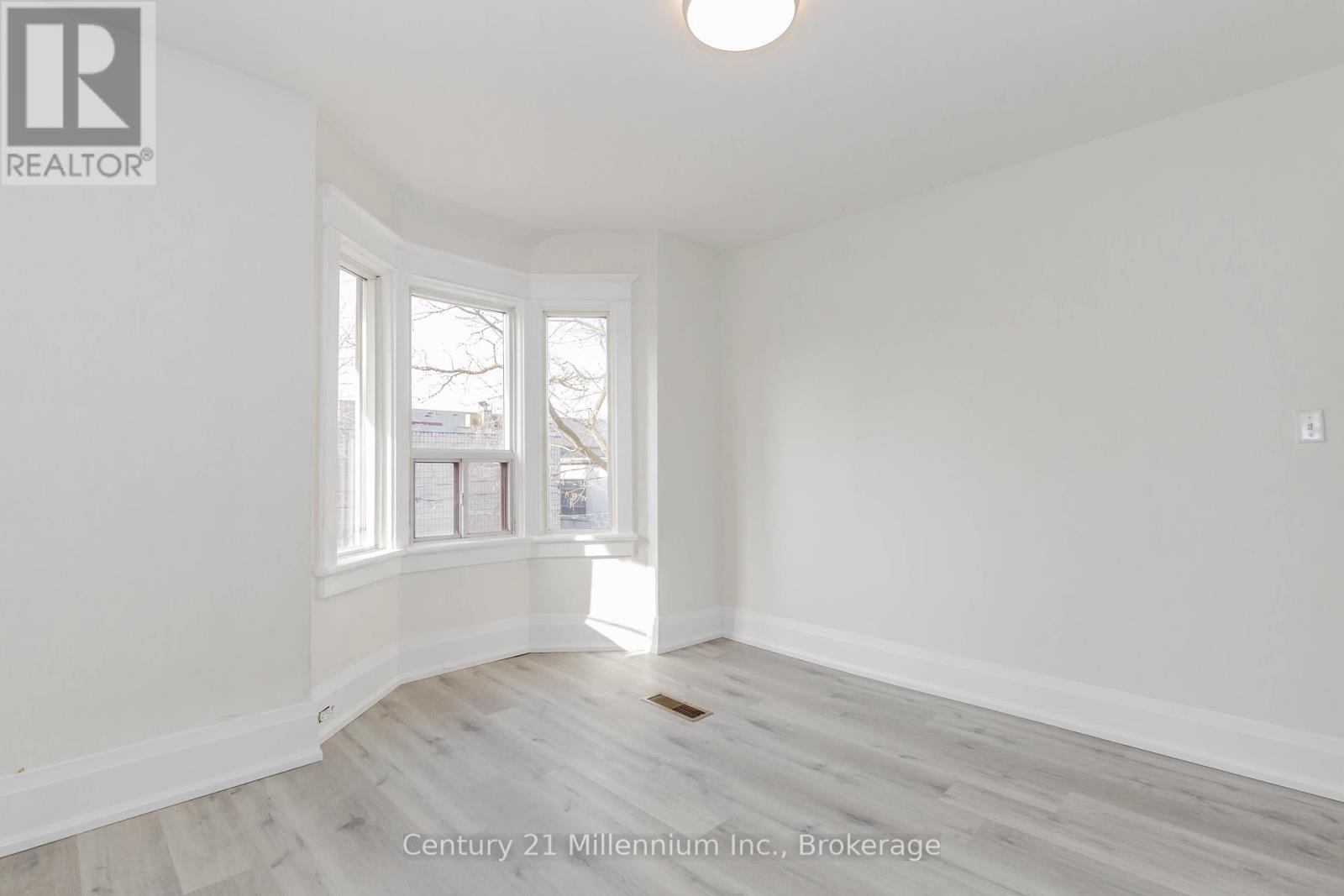 69 Laing Street, Toronto (Greenwood-Coxwell), Ontario  M4L 2N4 - Photo 17 - E11924721