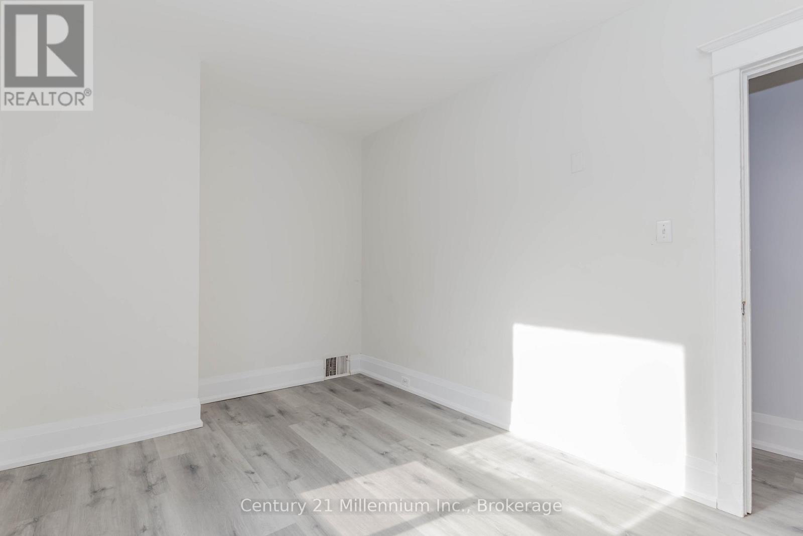 69 Laing Street, Toronto (Greenwood-Coxwell), Ontario  M4L 2N4 - Photo 25 - E11924721