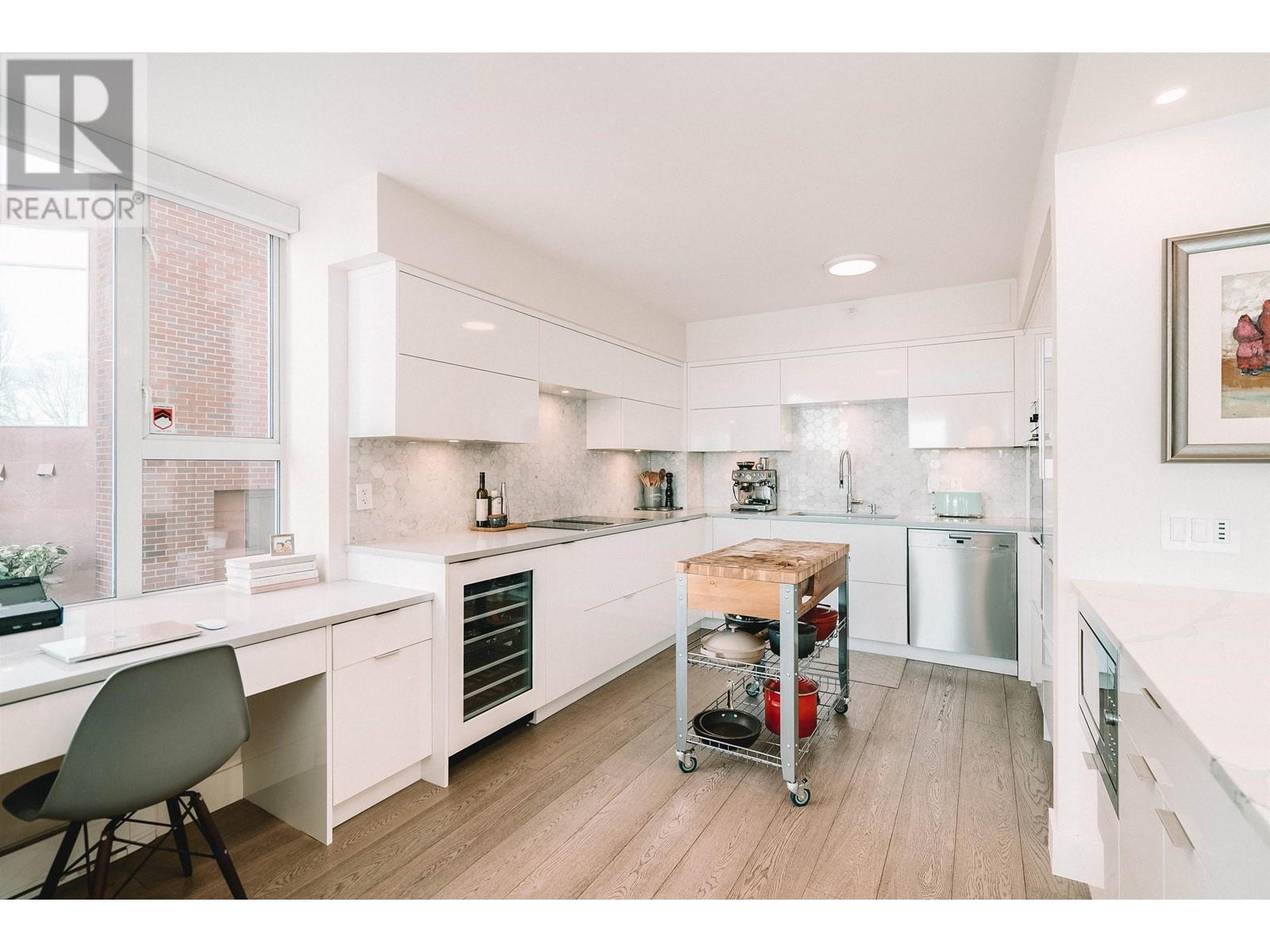 Listing Picture 12 of 24 : 2B 1403 BEACH AVENUE, Vancouver / 溫哥華 - 魯藝地產 Yvonne Lu Group - MLS Medallion Club Member