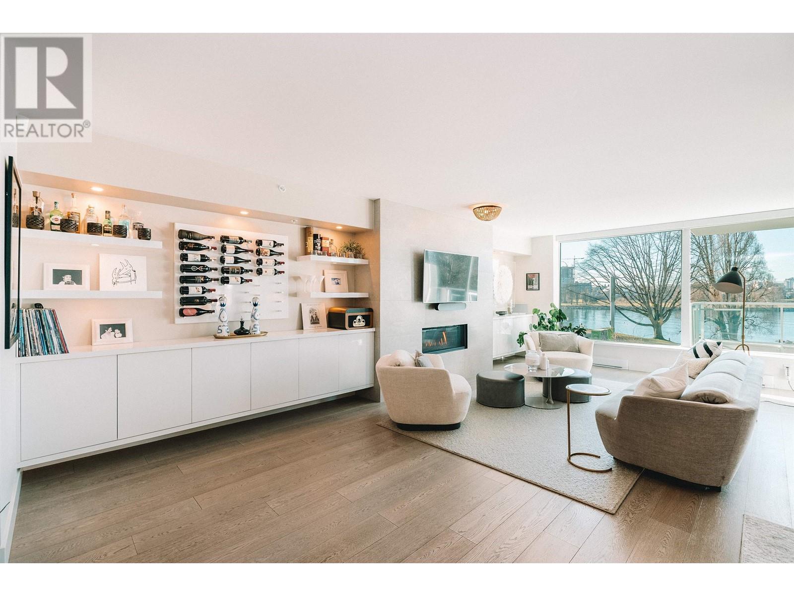 Listing Picture 3 of 24 : 2B 1403 BEACH AVENUE, Vancouver / 溫哥華 - 魯藝地產 Yvonne Lu Group - MLS Medallion Club Member