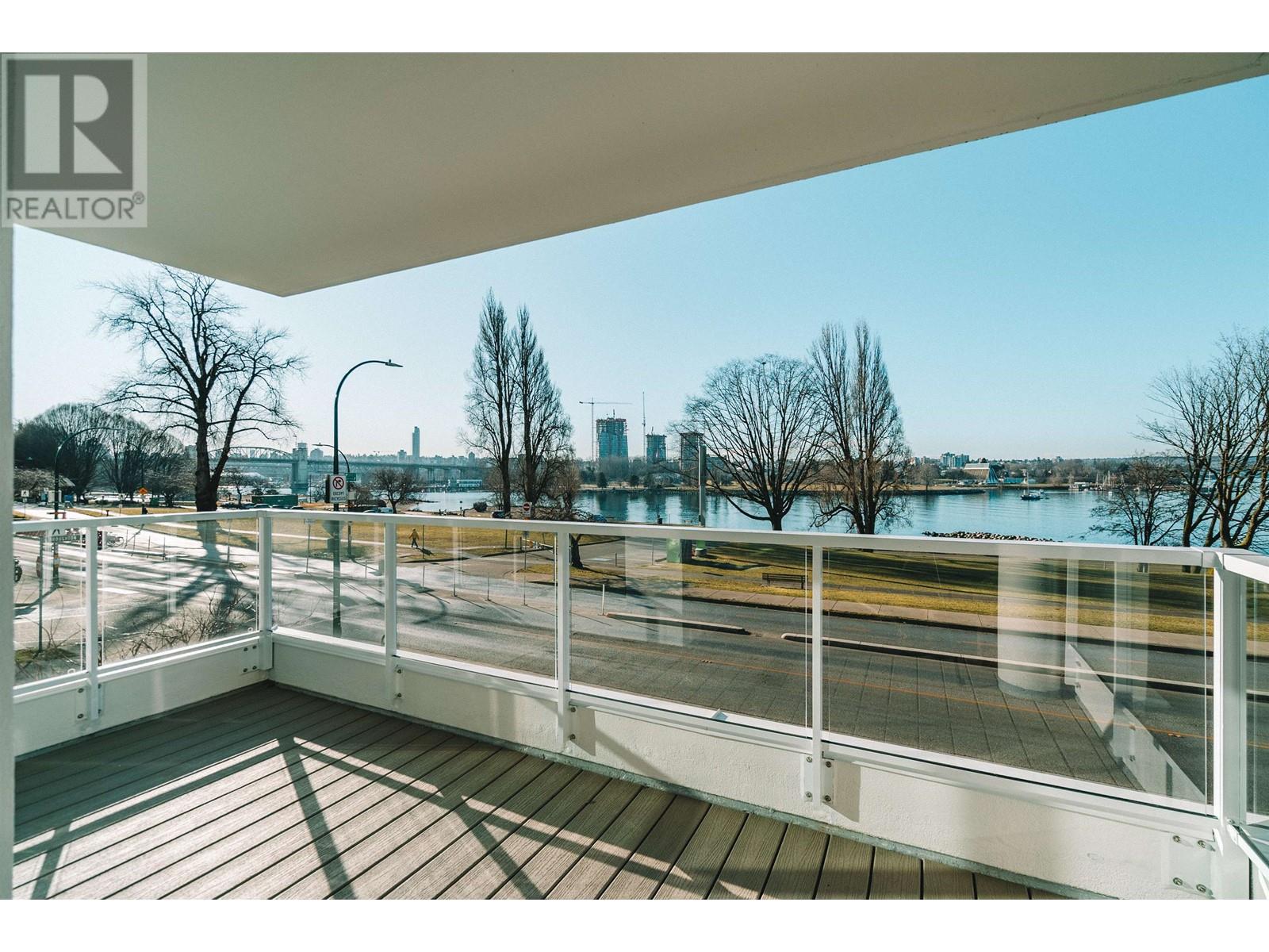 Listing Picture 8 of 24 : 2B 1403 BEACH AVENUE, Vancouver / 溫哥華 - 魯藝地產 Yvonne Lu Group - MLS Medallion Club Member