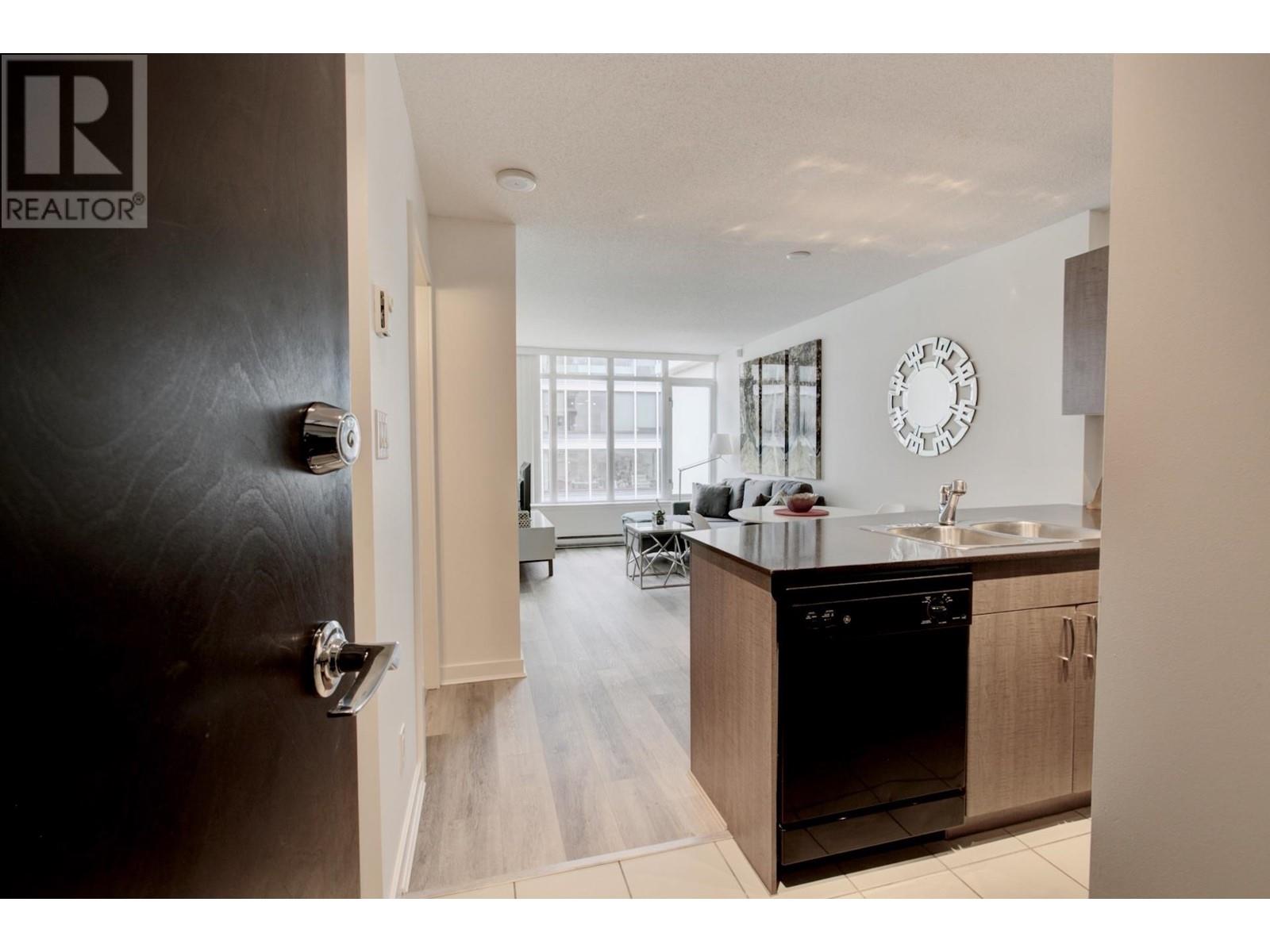 2906 610 Granville Street, Vancouver, British Columbia  V6C 3T3 - Photo 2 - R2961537