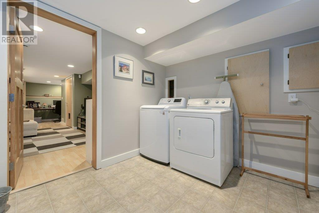 Listing Picture 21 of 40 : 2745 E 5TH AVENUE, Vancouver / 溫哥華 - 魯藝地產 Yvonne Lu Group - MLS Medallion Club Member