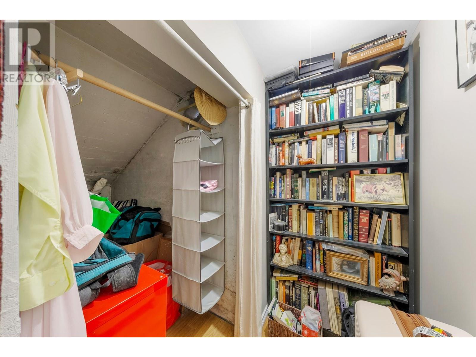 Listing Picture 26 of 40 : 2745 E 5TH AVENUE, Vancouver / 溫哥華 - 魯藝地產 Yvonne Lu Group - MLS Medallion Club Member