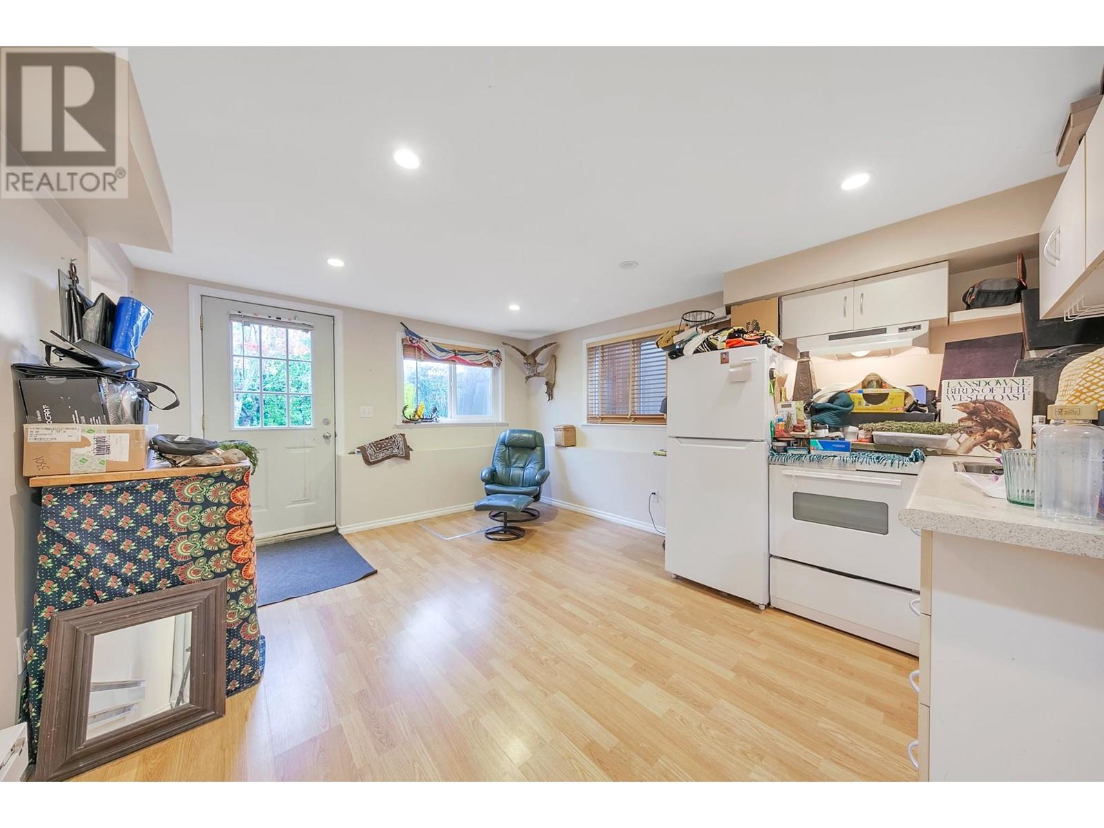 Listing Picture 31 of 40 : 2745 E 5TH AVENUE, Vancouver / 溫哥華 - 魯藝地產 Yvonne Lu Group - MLS Medallion Club Member