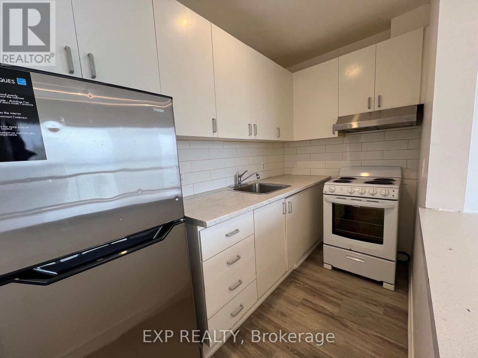 17 - 102 Greensides Avenue, Toronto, Ontario  M6C 1B9 - Photo 2 - C11946113