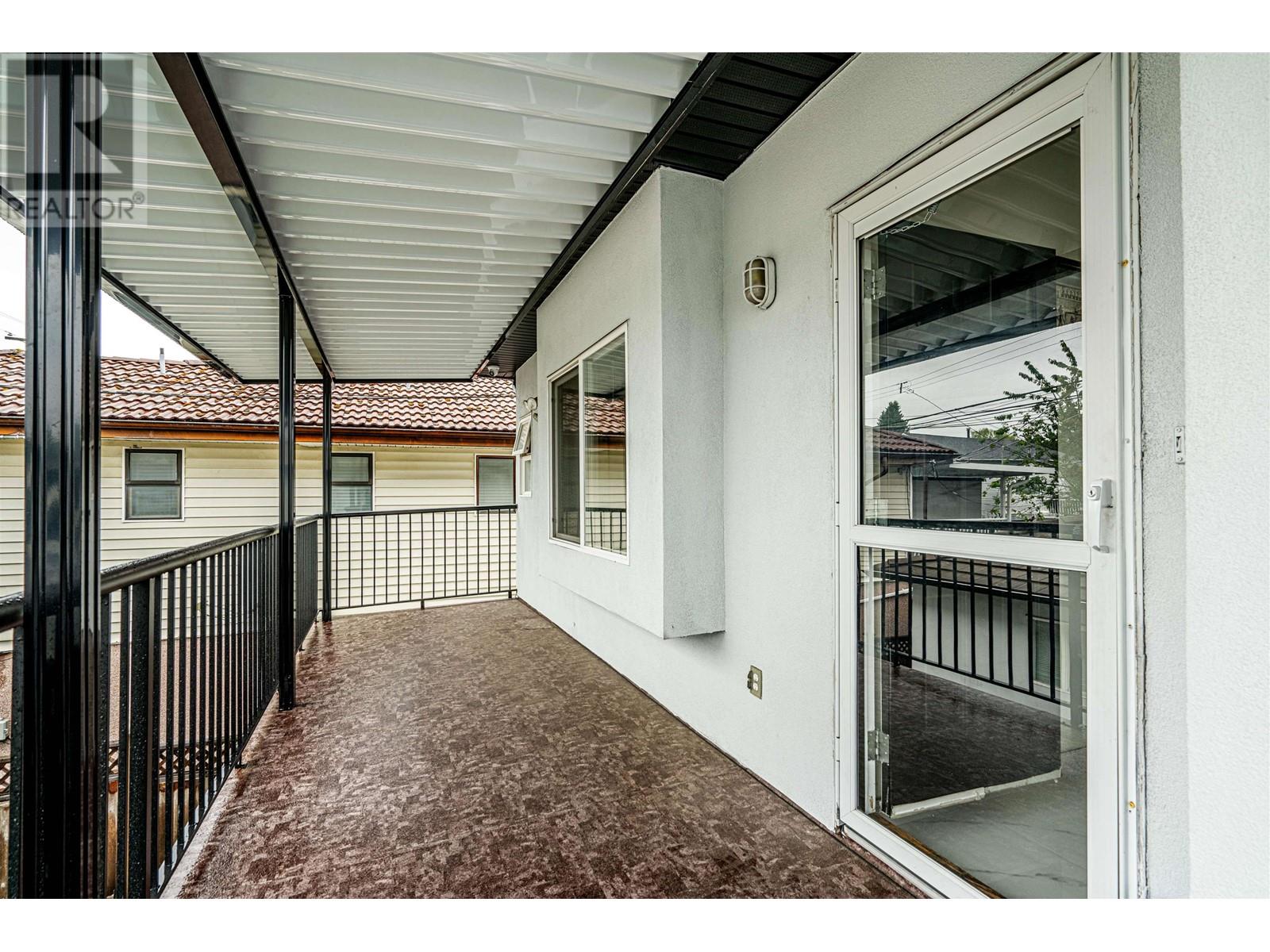 Listing Picture 12 of 28 : 3440 E 25TH AVENUE, Vancouver / 溫哥華 - 魯藝地產 Yvonne Lu Group - MLS Medallion Club Member