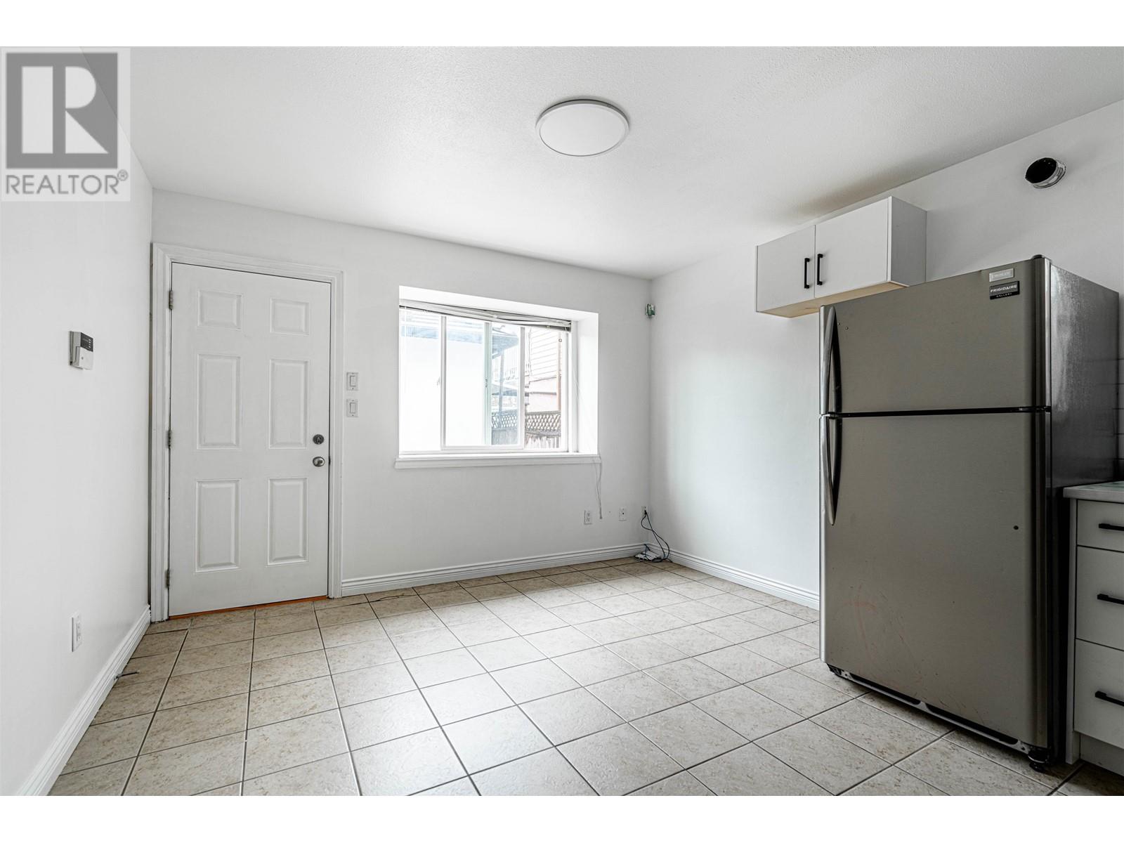 Listing Picture 20 of 28 : 3440 E 25TH AVENUE, Vancouver / 溫哥華 - 魯藝地產 Yvonne Lu Group - MLS Medallion Club Member