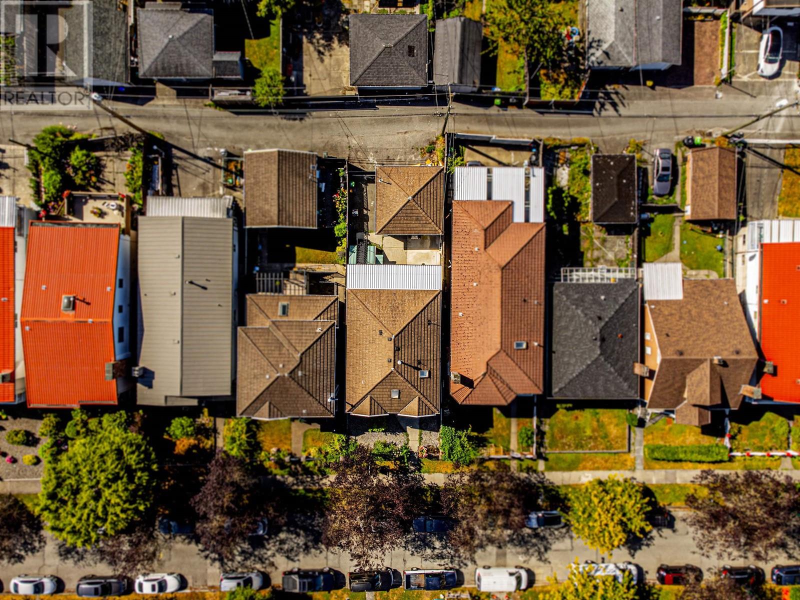 Listing Picture 27 of 28 : 3440 E 25TH AVENUE, Vancouver / 溫哥華 - 魯藝地產 Yvonne Lu Group - MLS Medallion Club Member