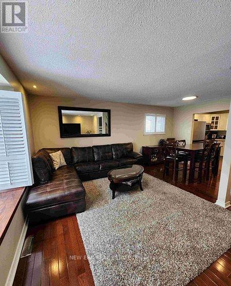 Upper - 51 Mancroft Crescent, Brampton, Ontario  L6S 2V2 - Photo 2 - W11946141