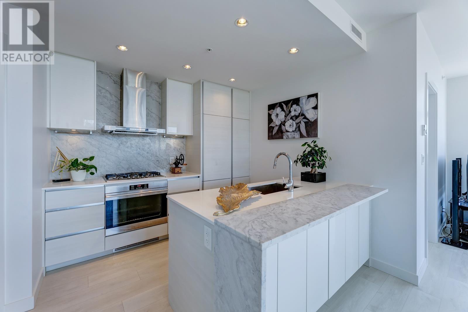1010 6098 Station Street, Burnaby, British Columbia  V5H 0H4 - Photo 2 - R2961496