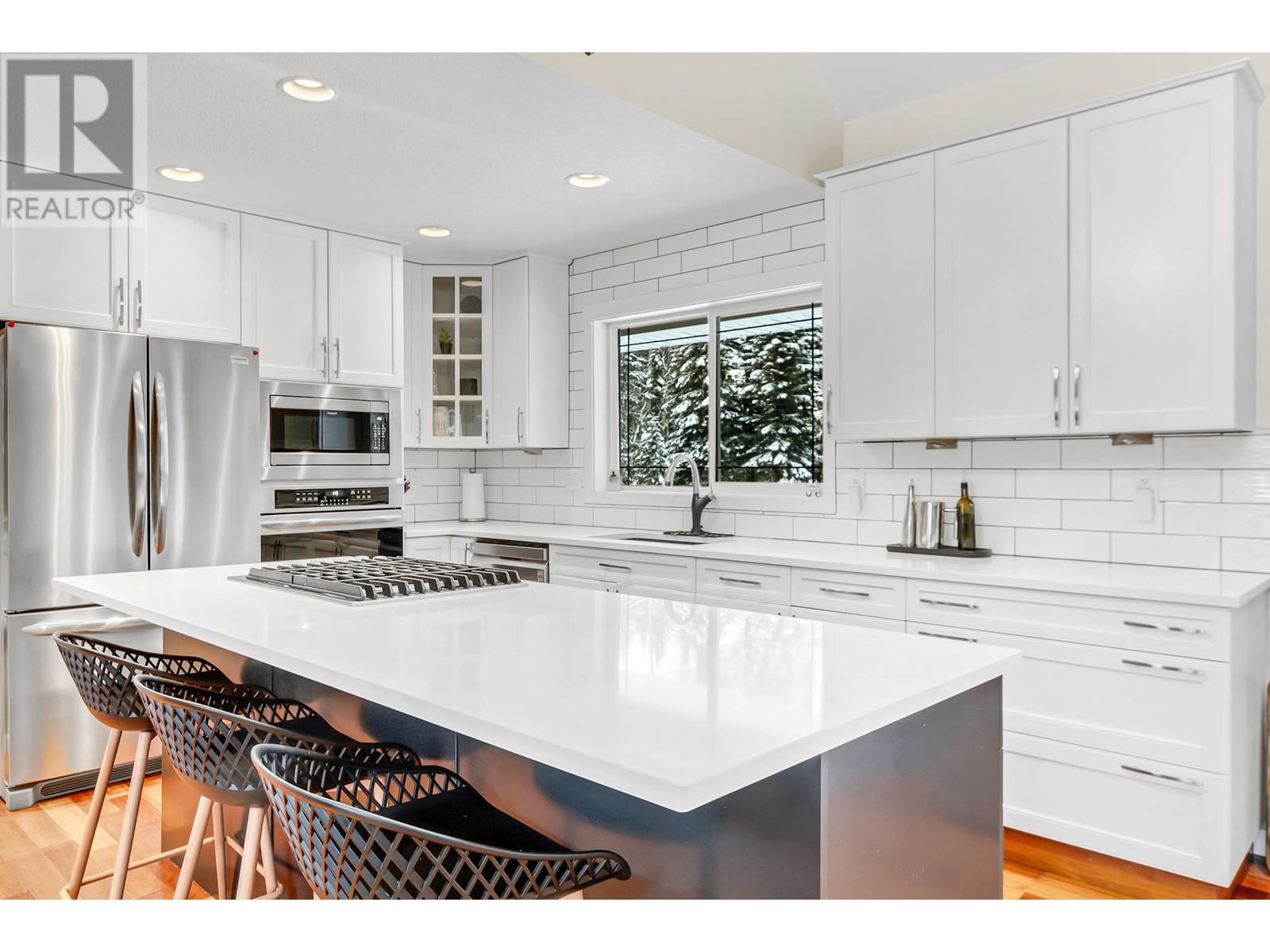 Property at 389 WILLMANN ROAD image 4