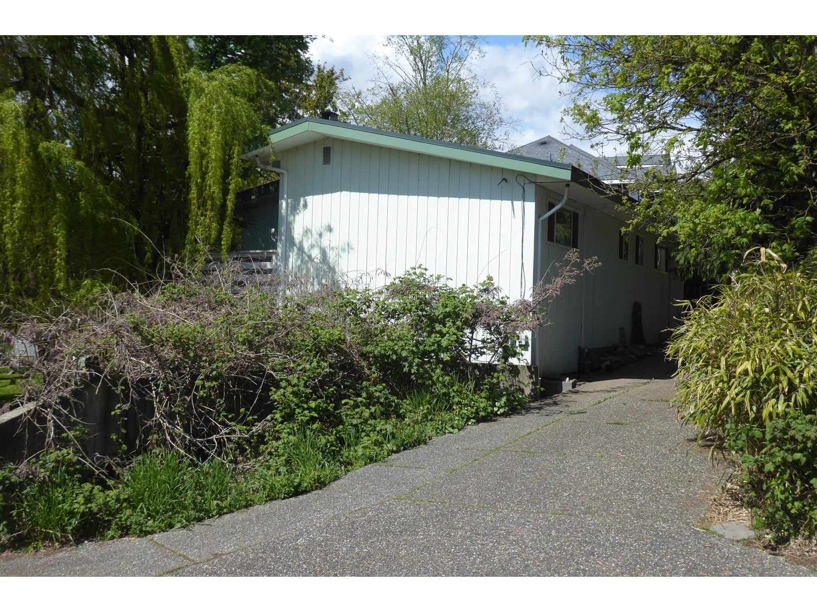Property at 5471 184 STREET image 1