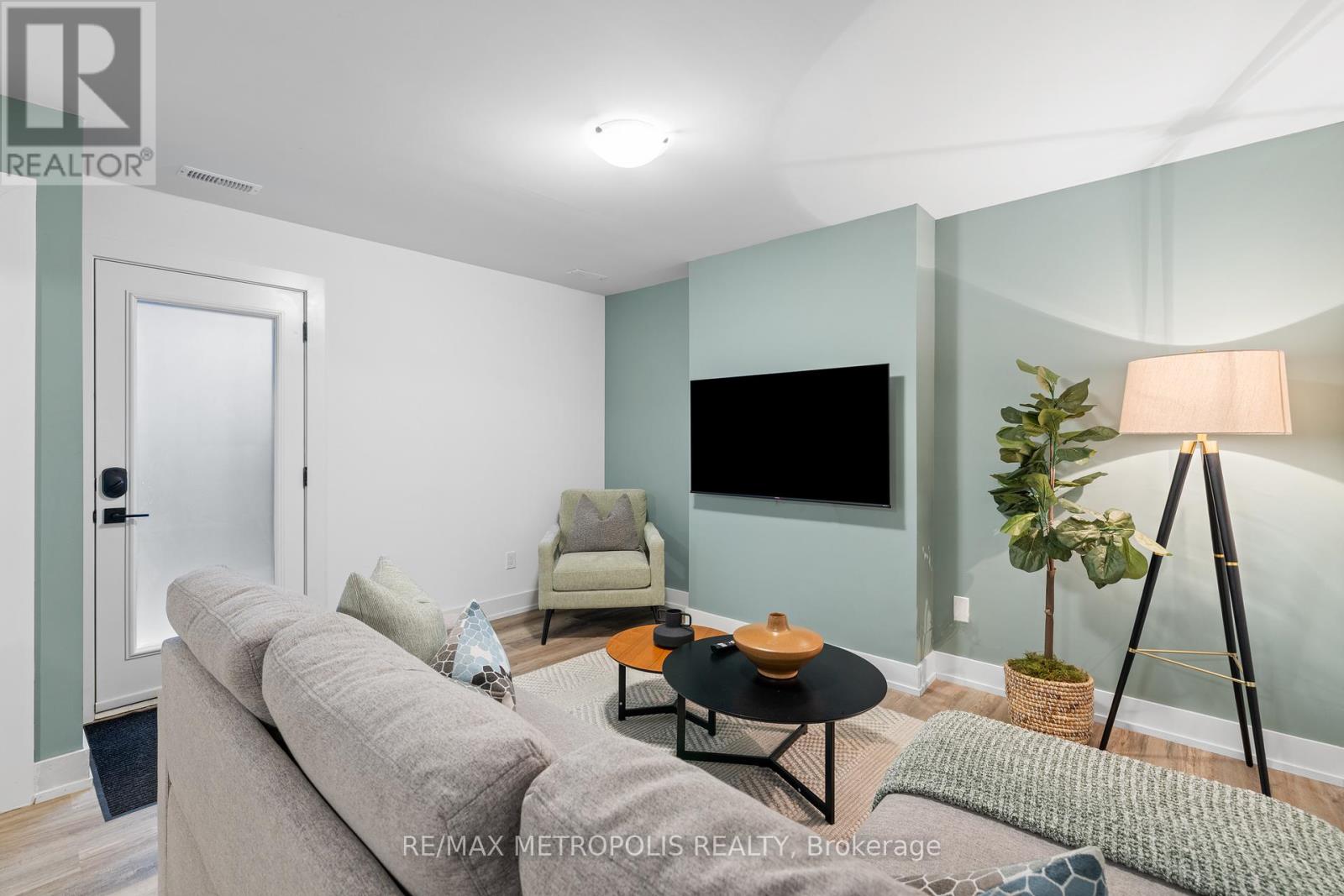 Lower - 447 Lansdowne Avenue, Toronto (Dufferin Grove), Ontario  M6H 3Y2 - Photo 2 - C11946191