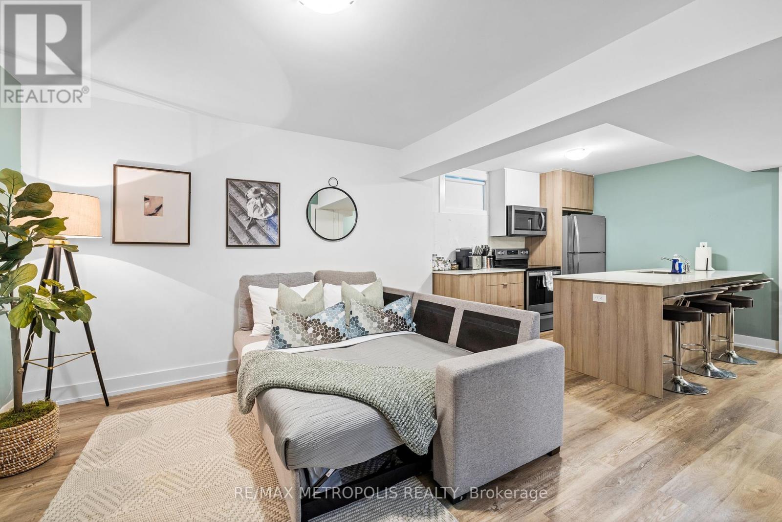 Lower - 447 Lansdowne Avenue, Toronto (Dufferin Grove), Ontario  M6H 3Y2 - Photo 4 - C11946191